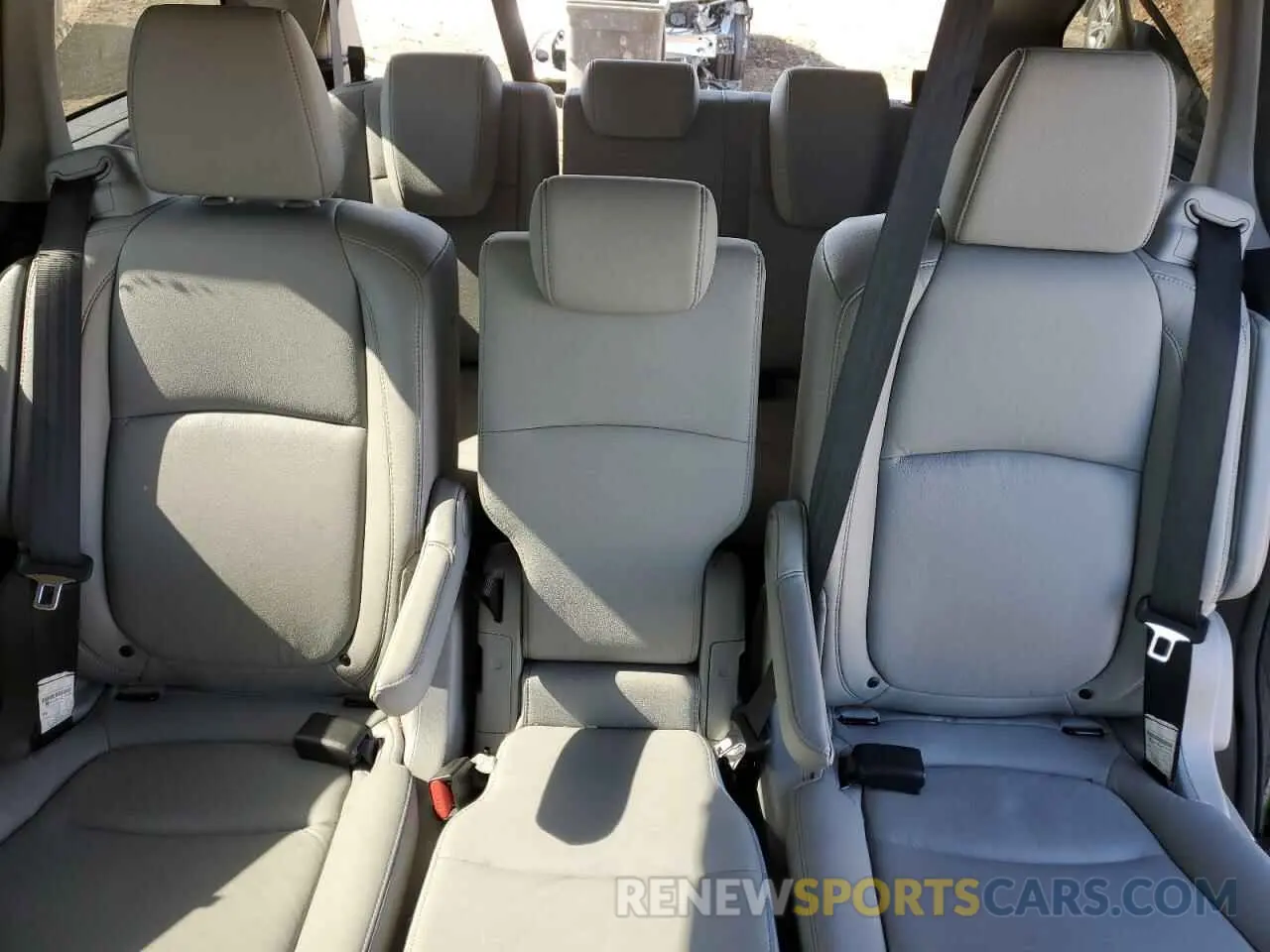 10 fotografías del automóvil dañado 5FNRL6H76KB099611 HONDA All Models 2019
