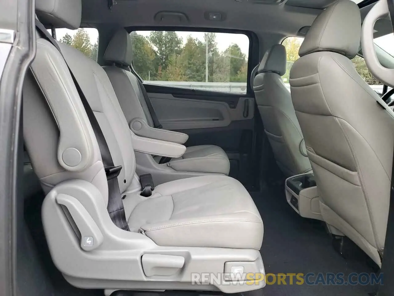 11 fotografías del automóvil dañado 5FNRL6H78KB018186 HONDA All Models 2019