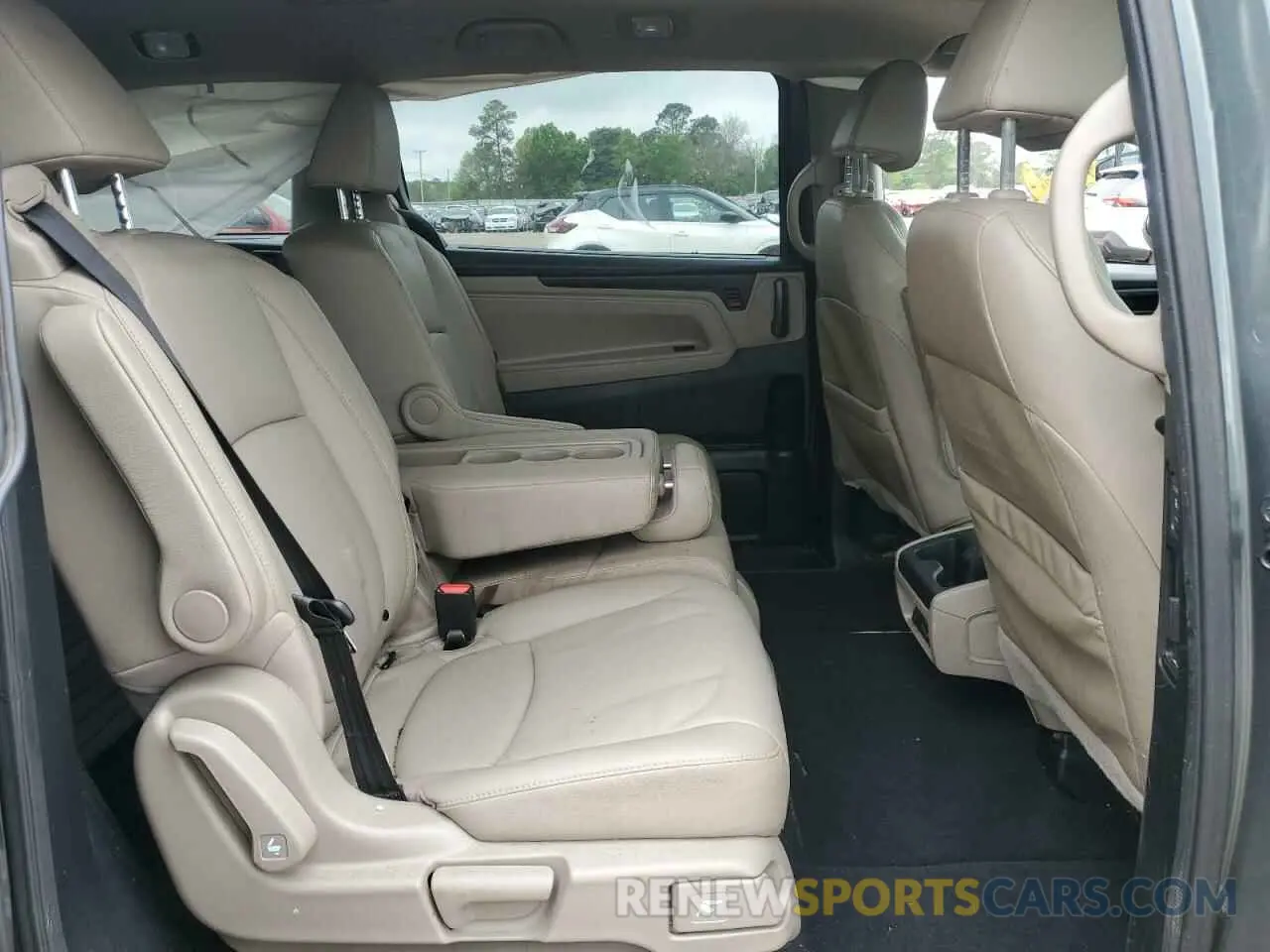 12 fotografías del automóvil dañado 5FNRL6H78KB071079 HONDA All Models 2019