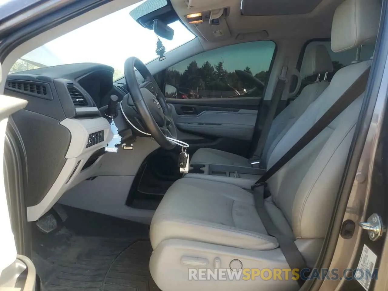 7 fotografías del automóvil dañado 5FNRL6H79KB045249 HONDA All Models 2019