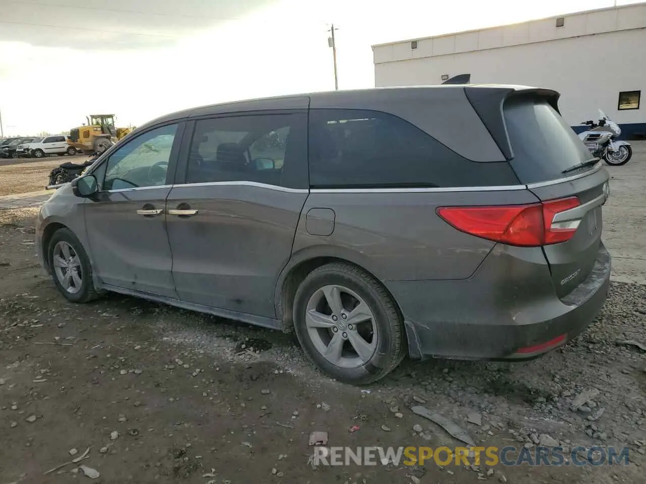 2 fotografías del automóvil dañado 5FNRL6H77LB027558 HONDA All Models 2020