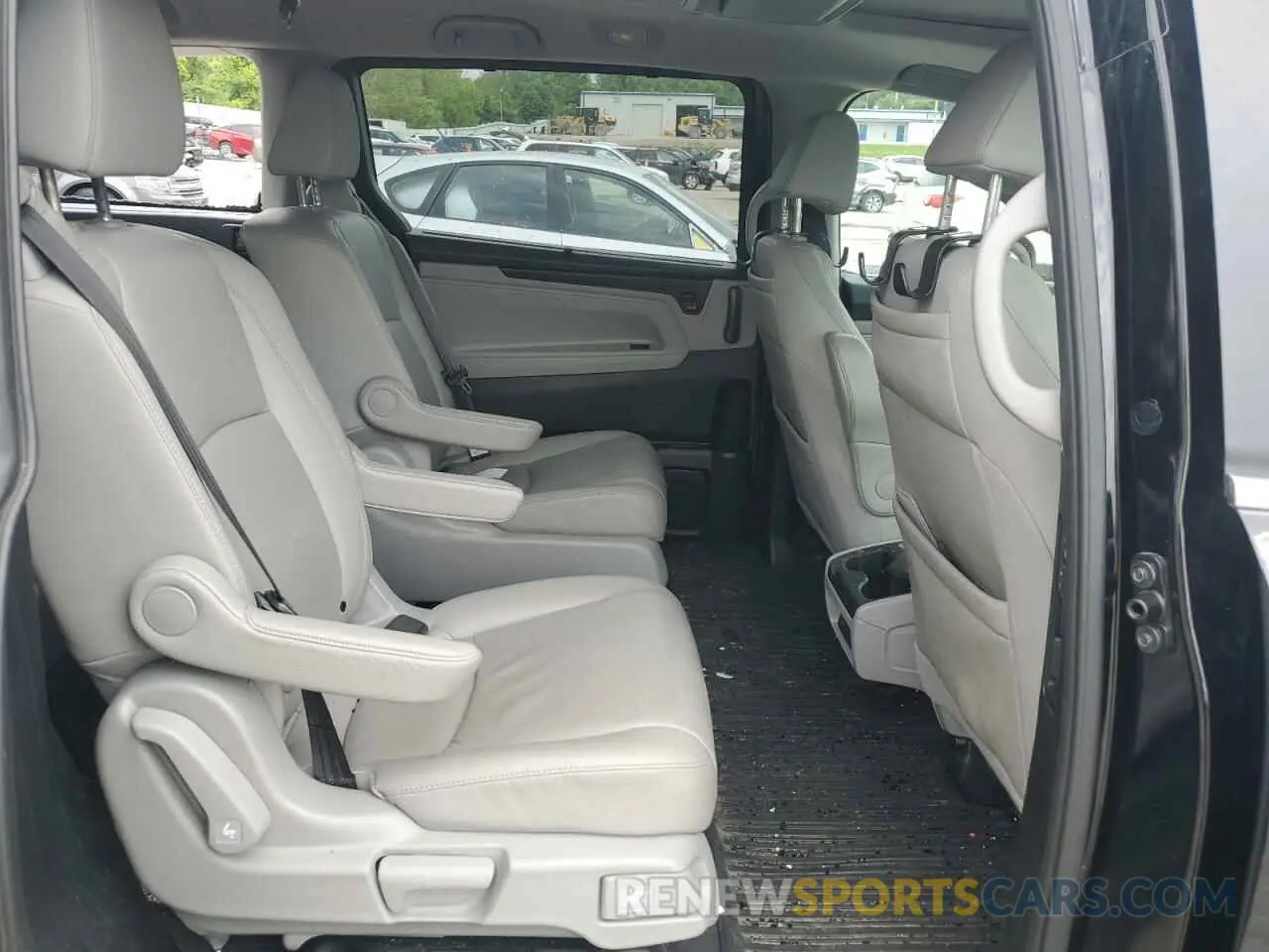 11 fotografías del automóvil dañado 5FNRL6H7XLB034259 HONDA All Models 2020