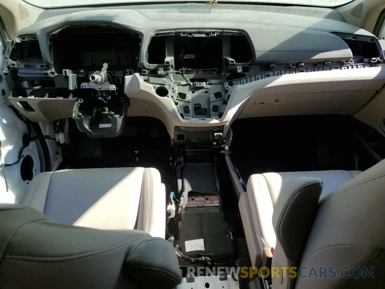 8 fotografías del automóvil dañado 5FNRL6H72MB045161 HONDA All Models 2021