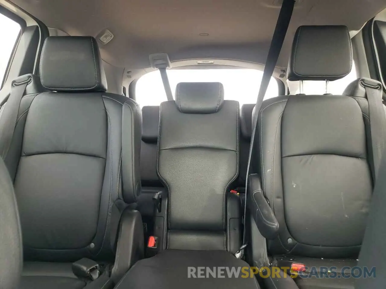 10 fotografías del automóvil dañado 5FNRL6H62RB069216 HONDA All Models 2024