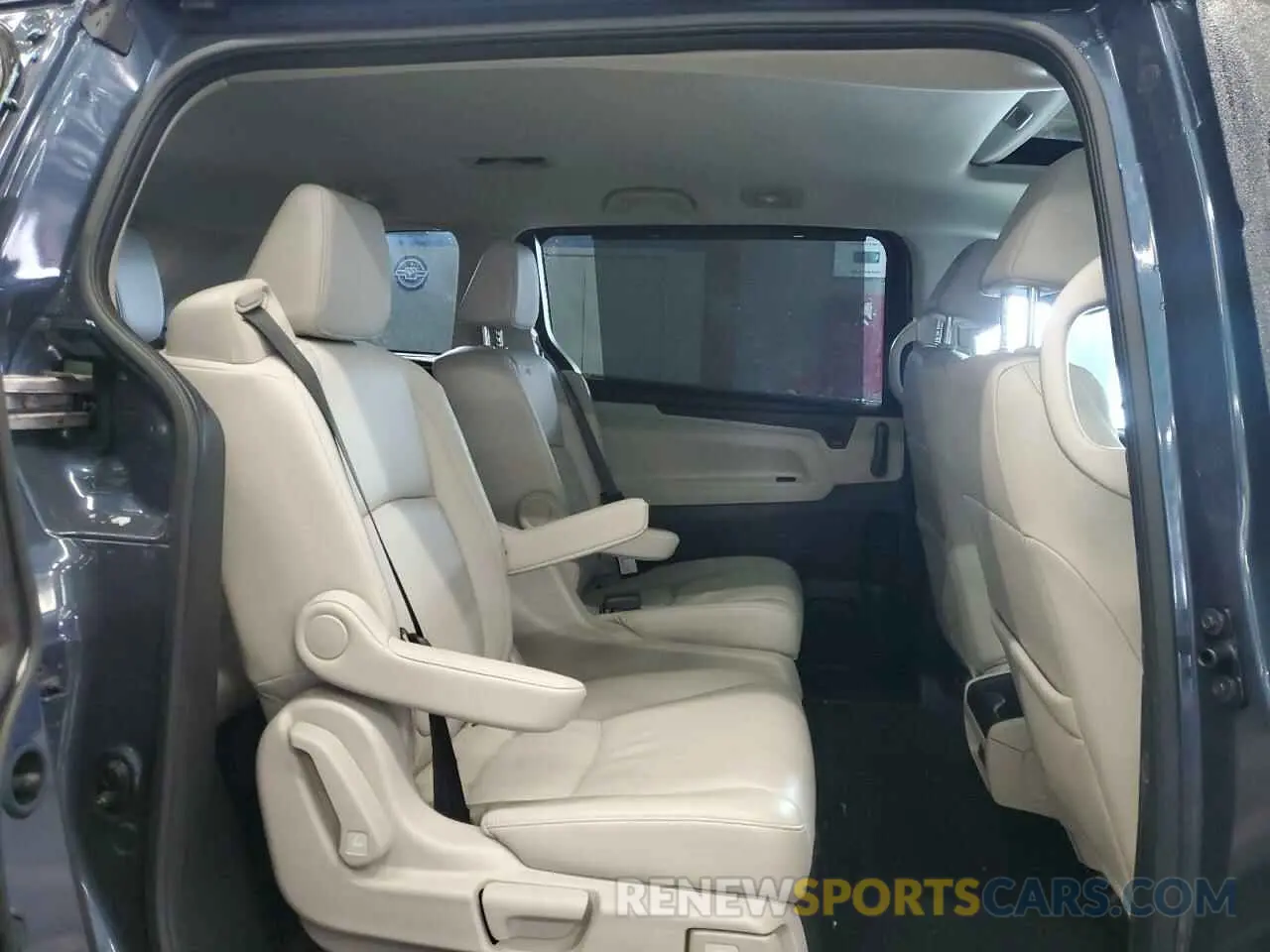 11 fotografías del automóvil dañado 5FNRL6H6XSB017869 HONDA All Models 2025