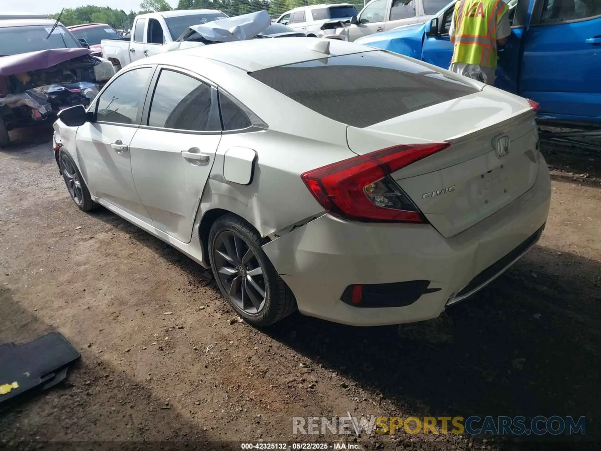 3 fotografías del automóvil dañado 19XFC1F32KE015439 HONDA CIVIC 2019