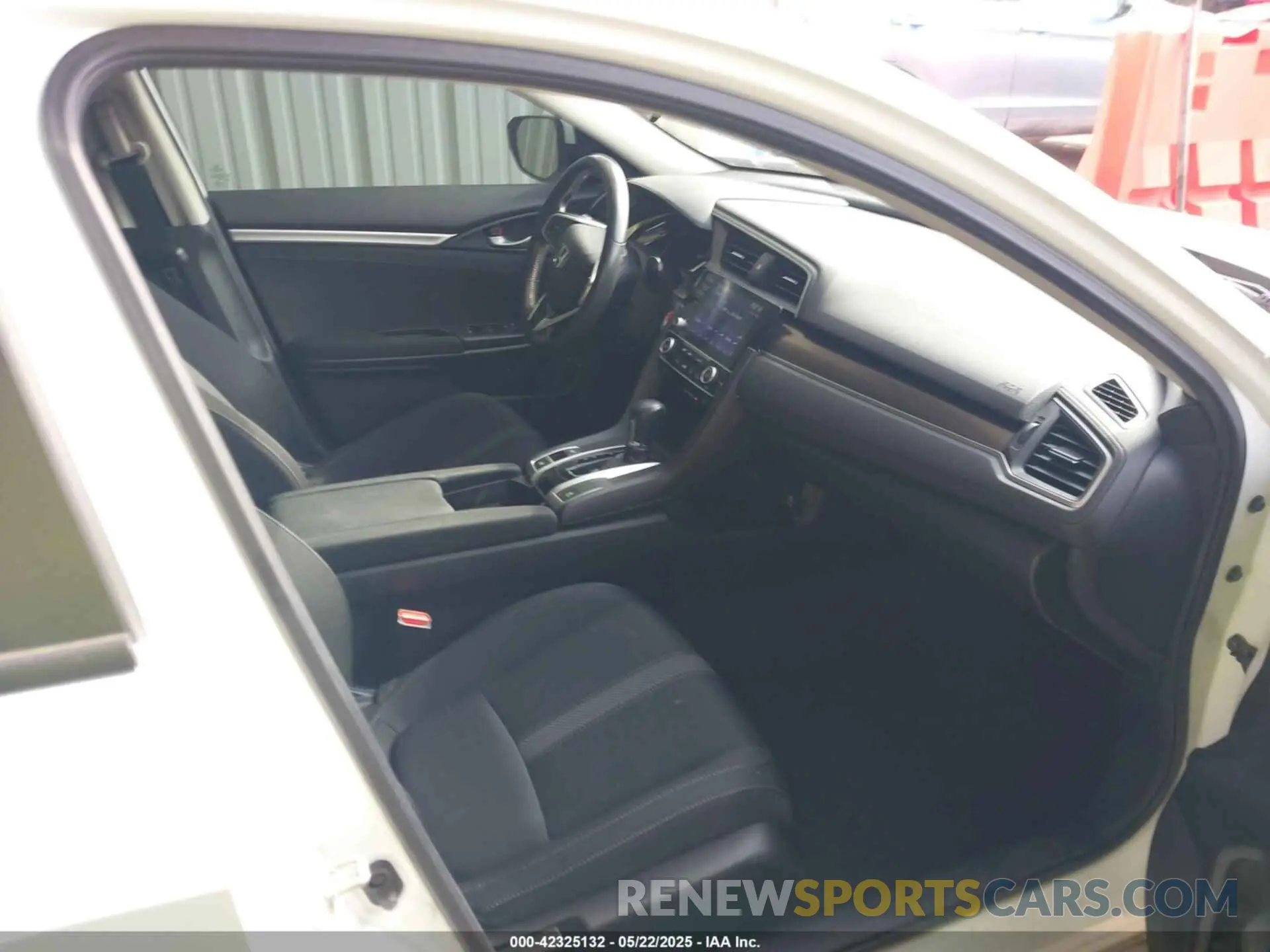 5 fotografías del automóvil dañado 19XFC1F32KE015439 HONDA CIVIC 2019