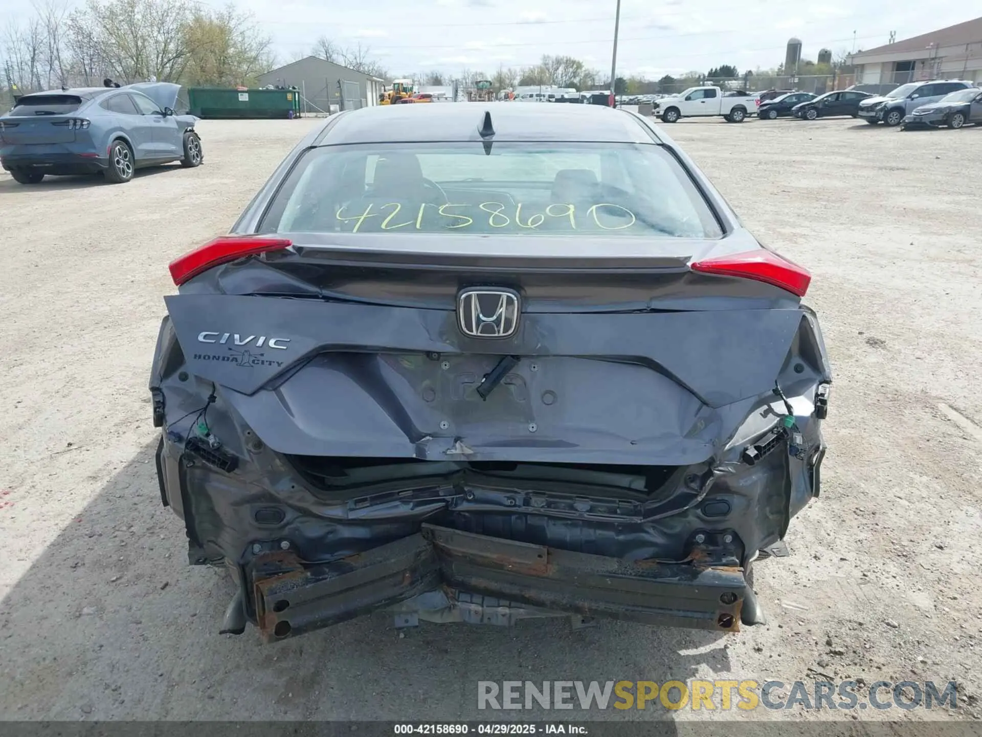 17 fotografías del automóvil dañado 19XFC1F33KE018091 HONDA CIVIC 2019