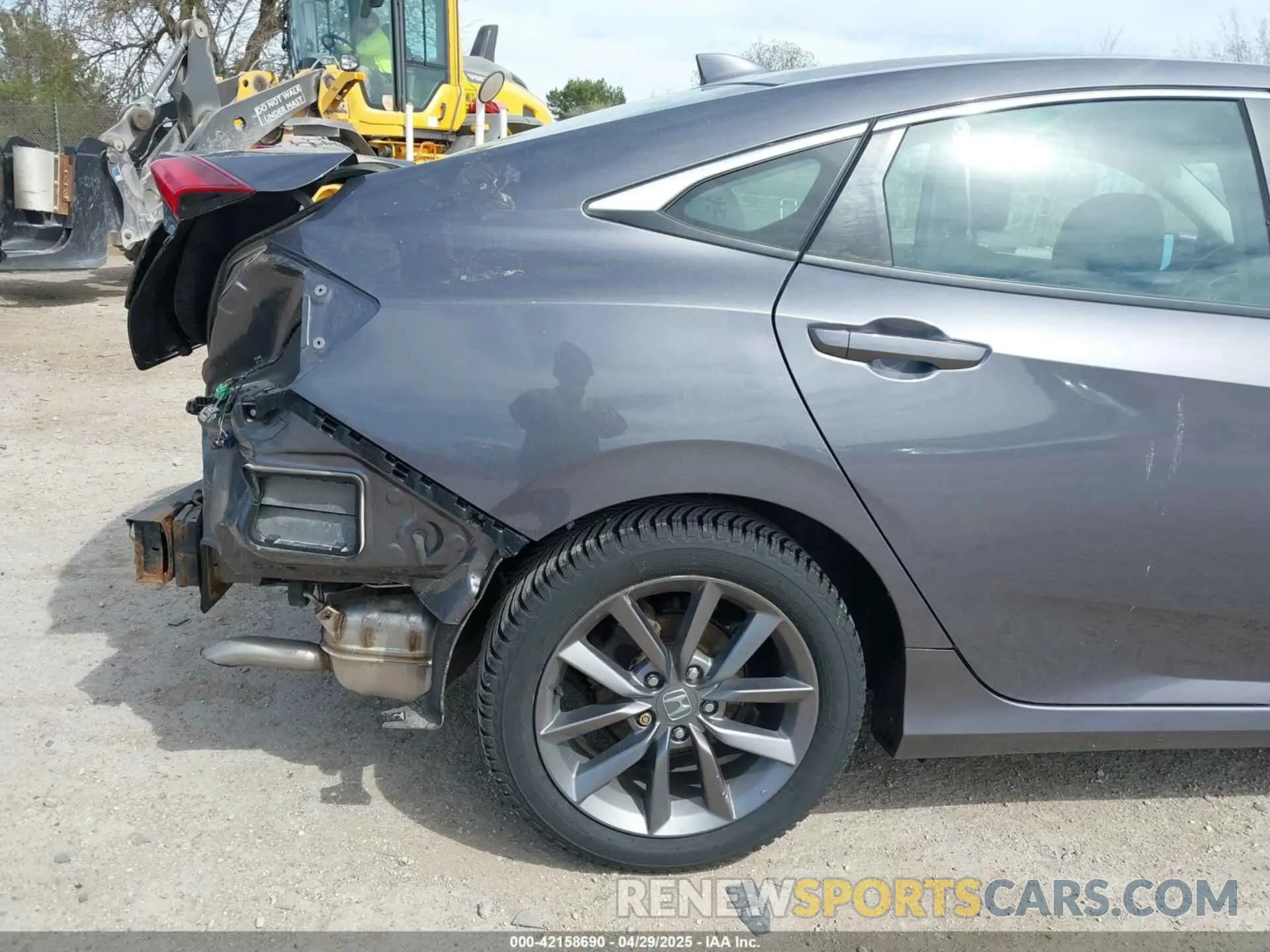 18 fotografías del automóvil dañado 19XFC1F33KE018091 HONDA CIVIC 2019