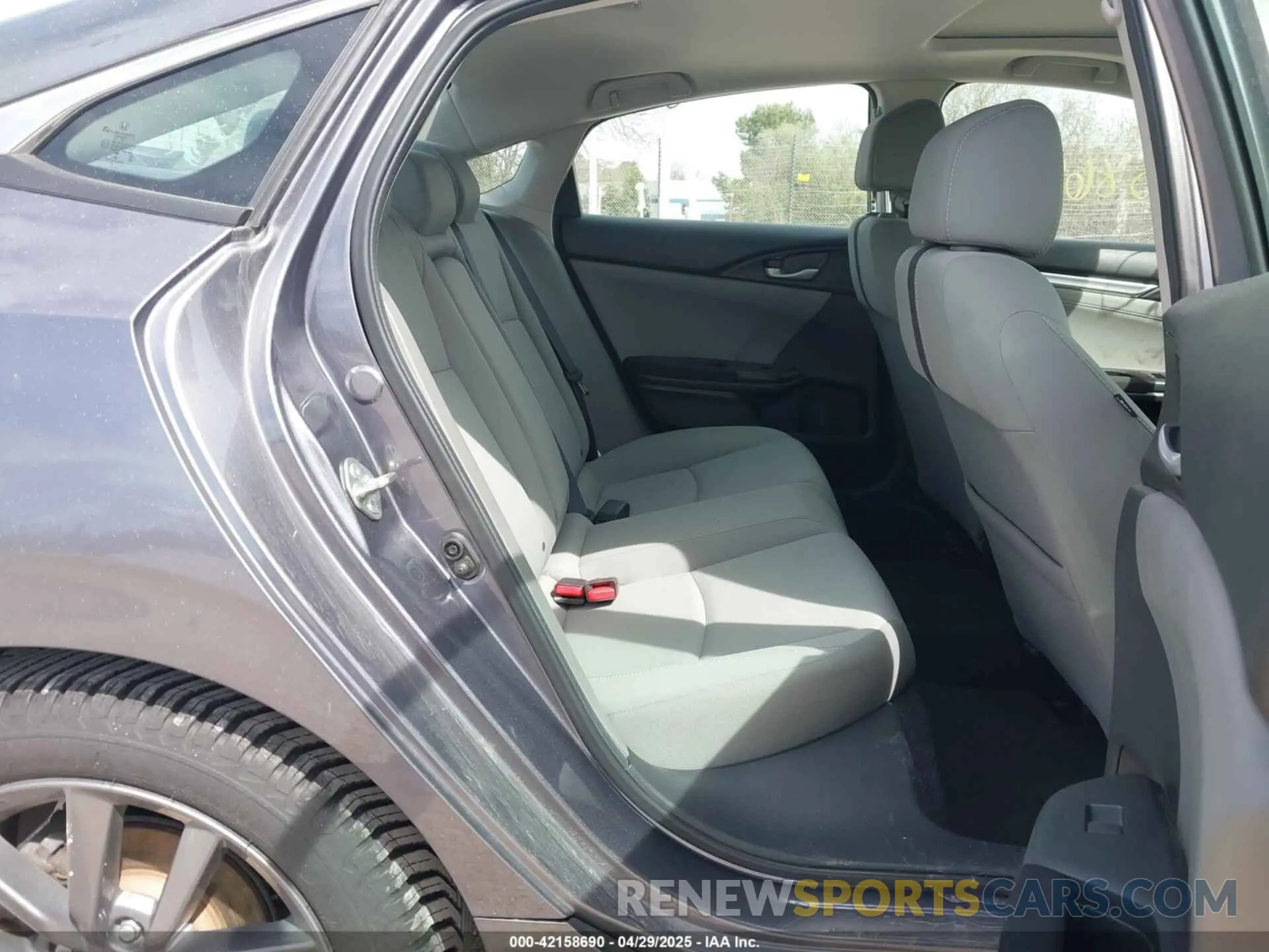 8 fotografías del automóvil dañado 19XFC1F33KE018091 HONDA CIVIC 2019
