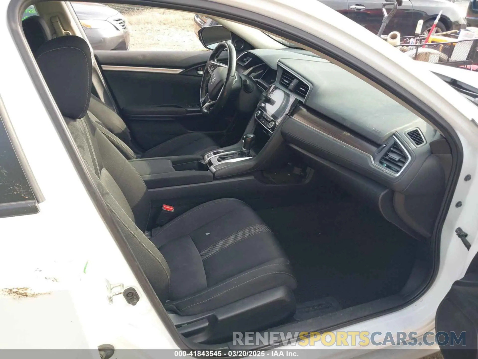 5 fotografías del automóvil dañado 19XFC1F34KE018682 HONDA CIVIC 2019