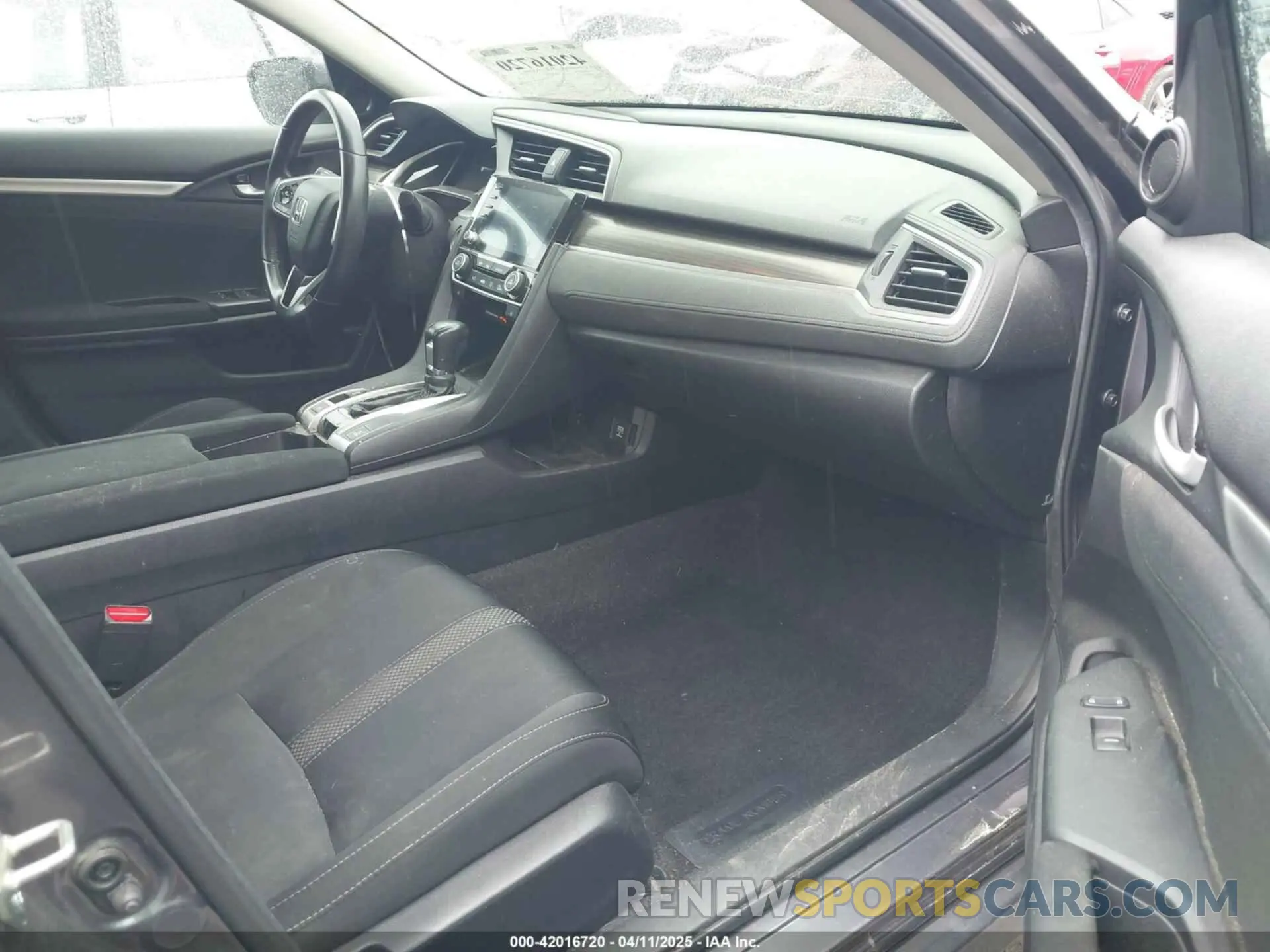 5 fotografías del automóvil dañado 19XFC1F34KE019654 HONDA CIVIC 2019