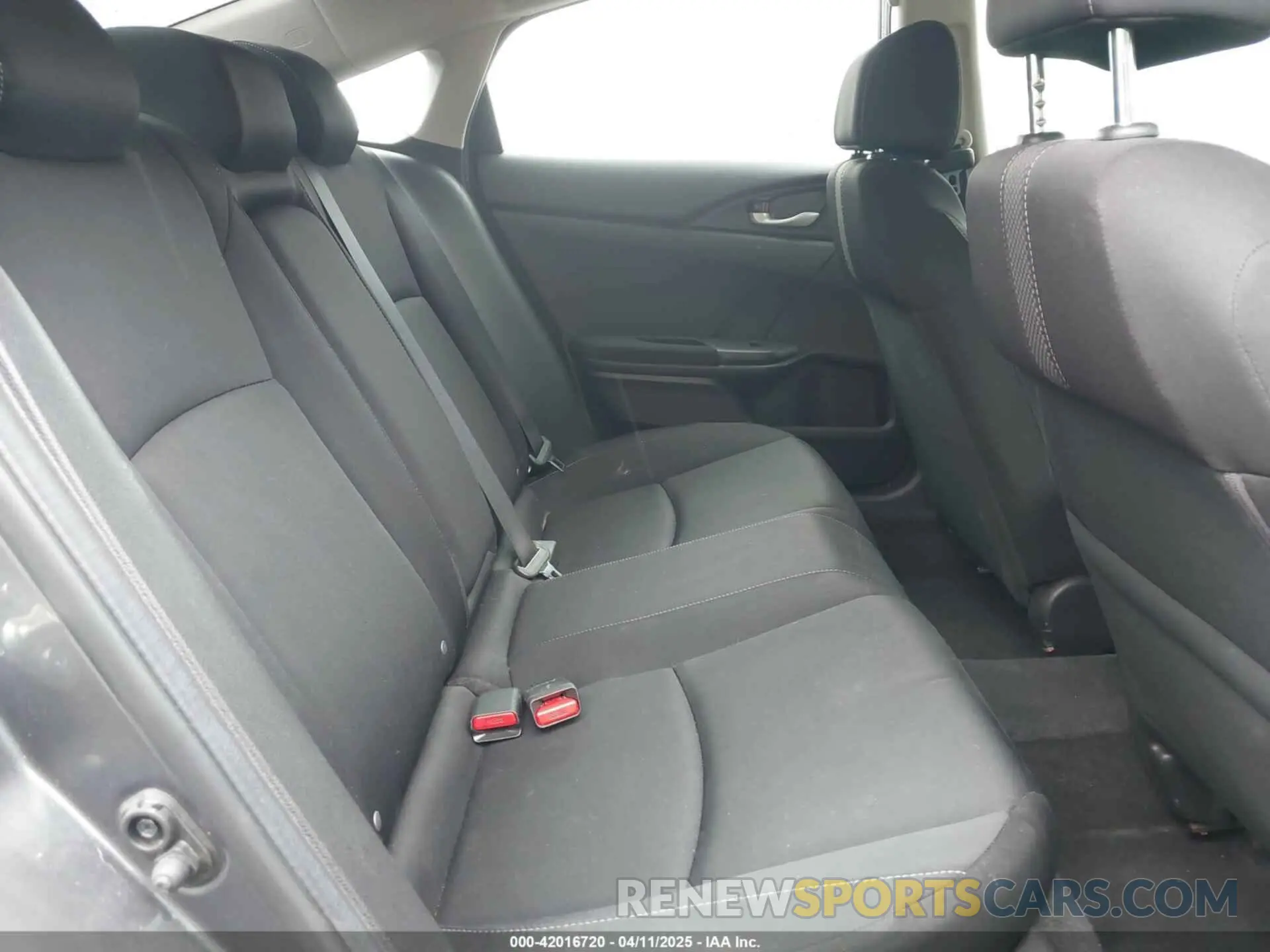 8 fotografías del automóvil dañado 19XFC1F34KE019654 HONDA CIVIC 2019