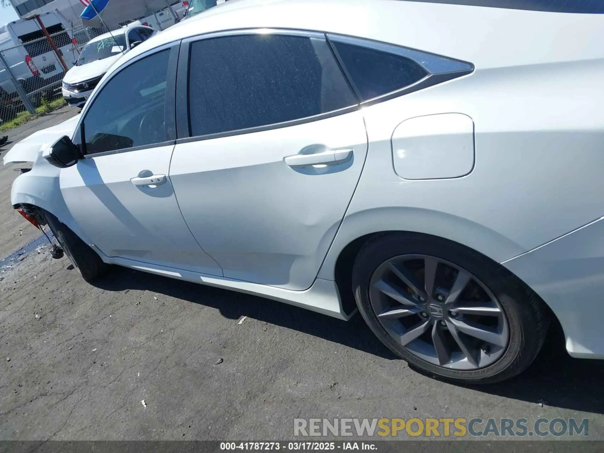 14 fotografías del automóvil dañado 19XFC1F34KE203444 HONDA CIVIC 2019