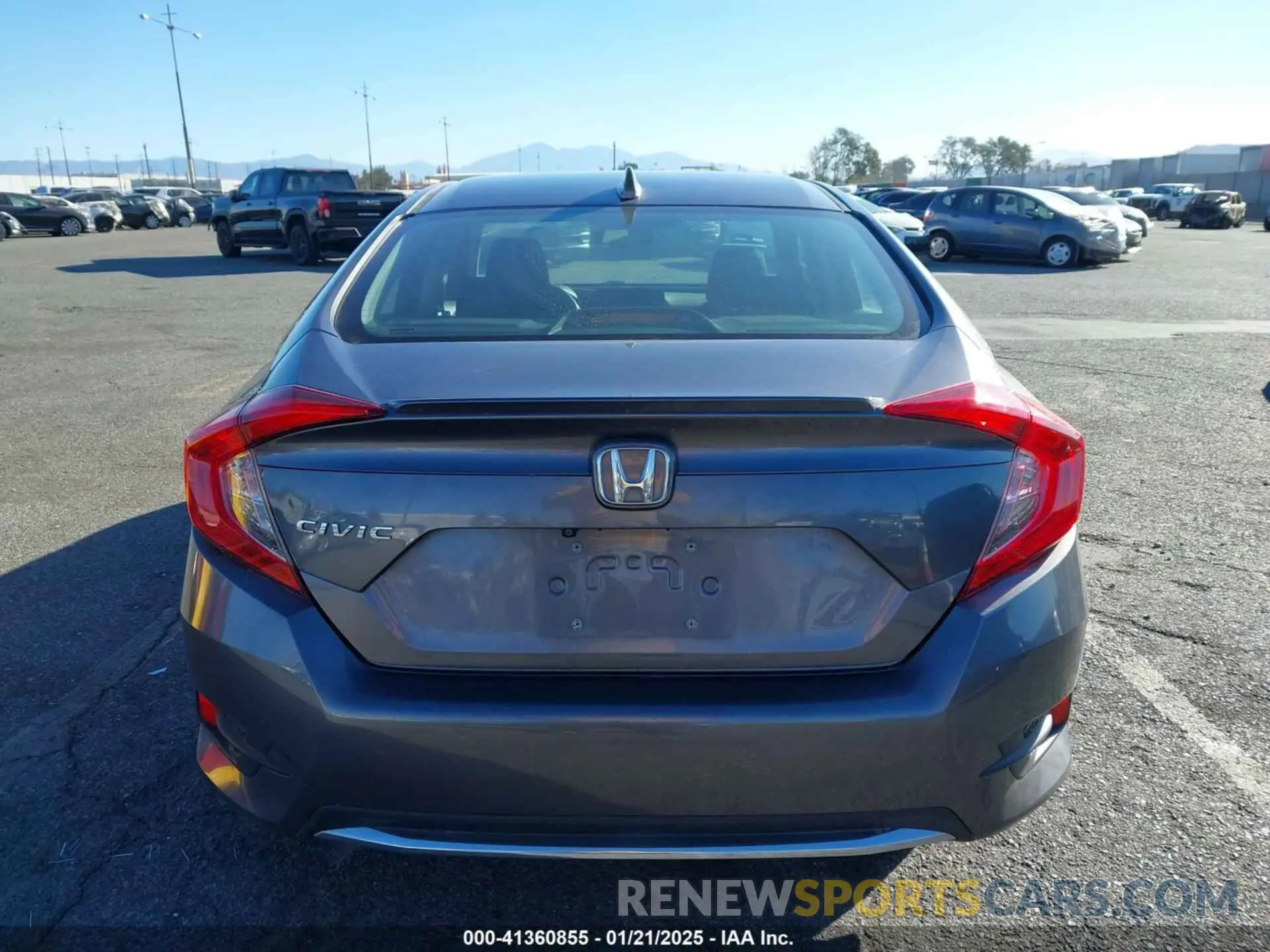 17 fotografías del automóvil dañado 19XFC1F35KE216719 HONDA CIVIC 2019