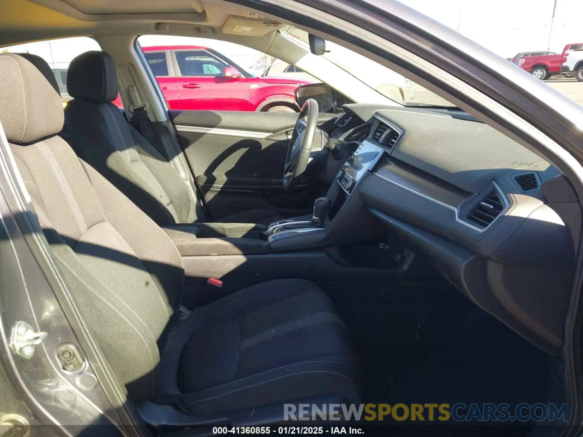 5 fotografías del automóvil dañado 19XFC1F35KE216719 HONDA CIVIC 2019