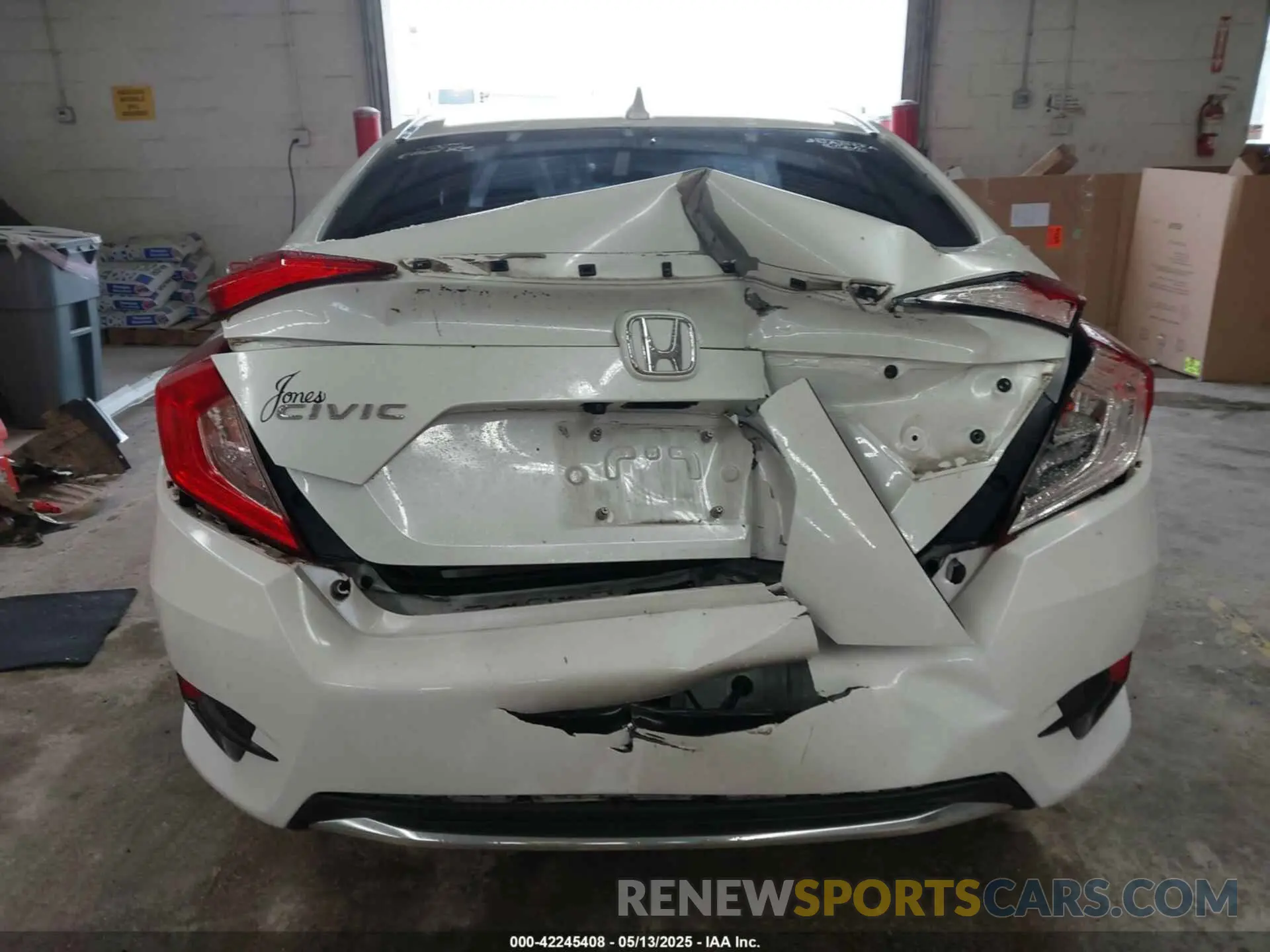16 fotografías del automóvil dañado 19XFC1F36KE016030 HONDA CIVIC 2019