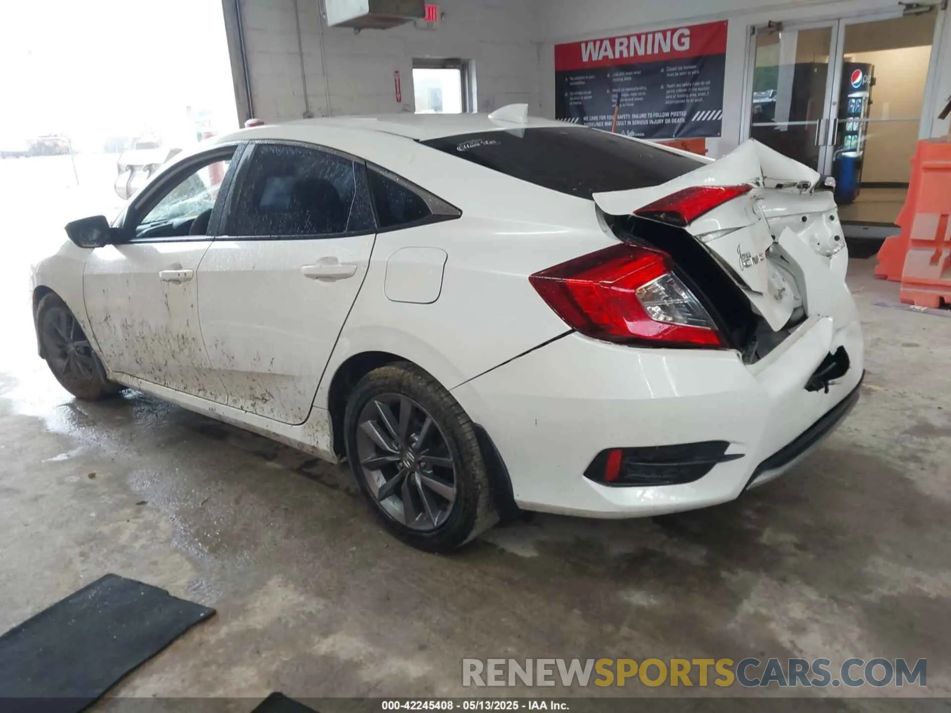 3 fotografías del automóvil dañado 19XFC1F36KE016030 HONDA CIVIC 2019