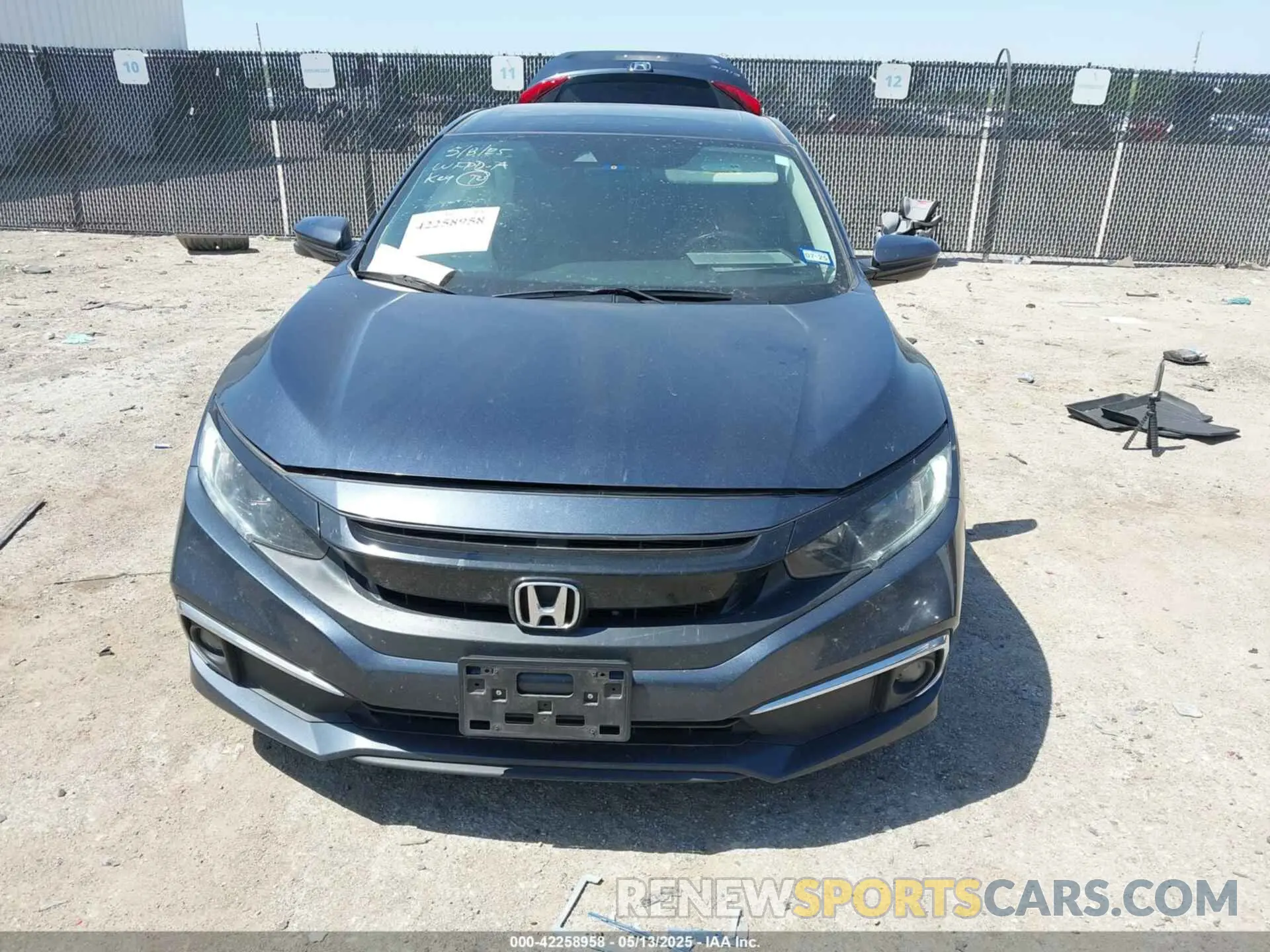 12 fotografías del automóvil dañado 19XFC1F37KE001388 HONDA CIVIC 2019