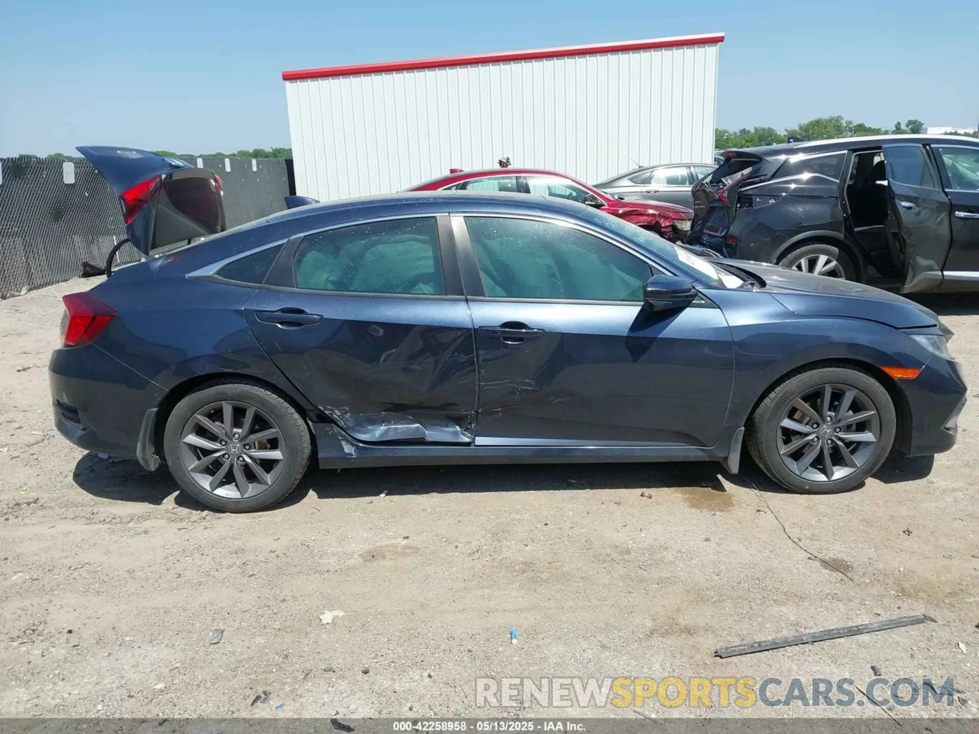 13 fotografías del automóvil dañado 19XFC1F37KE001388 HONDA CIVIC 2019