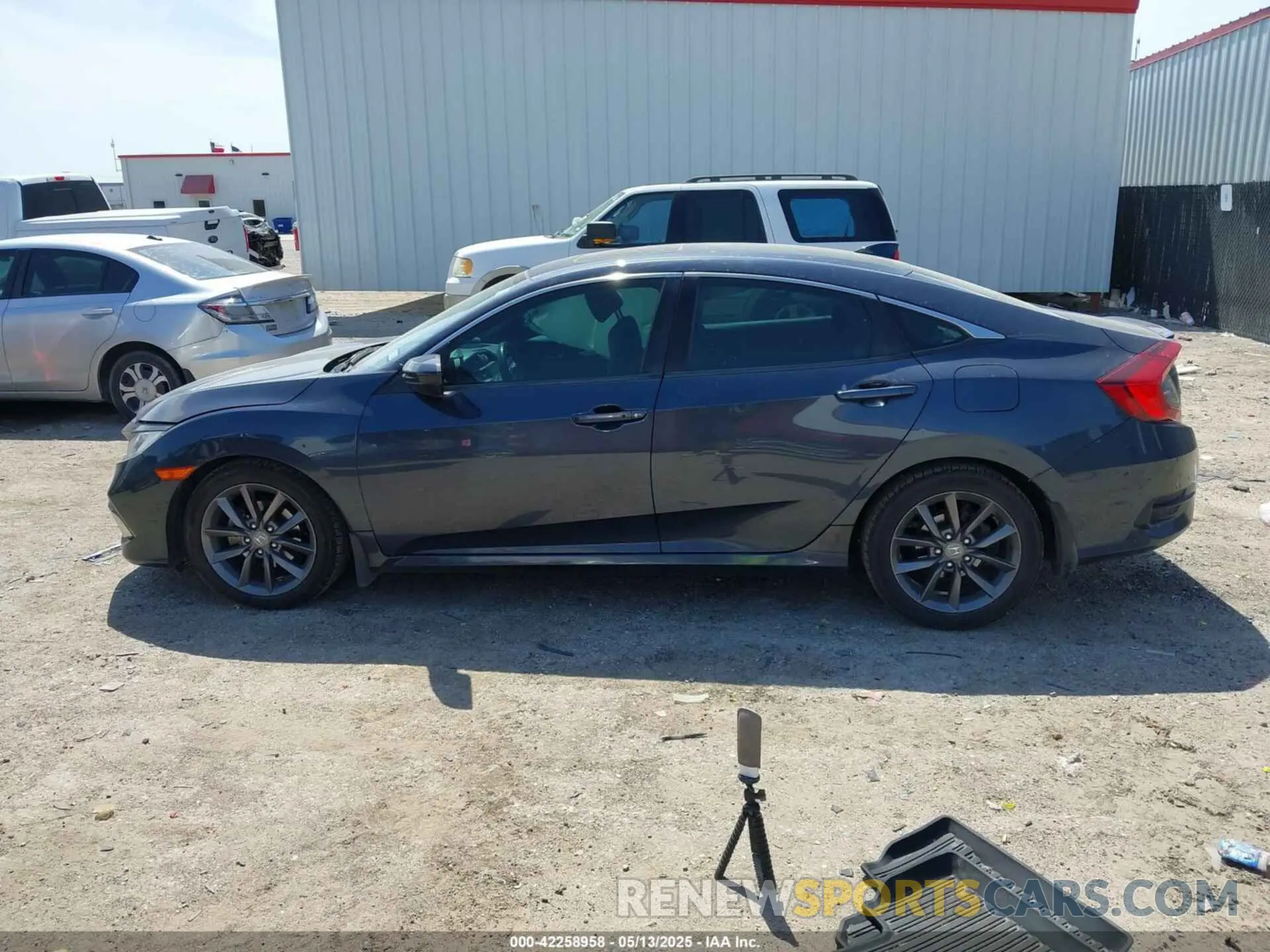 14 fotografías del automóvil dañado 19XFC1F37KE001388 HONDA CIVIC 2019