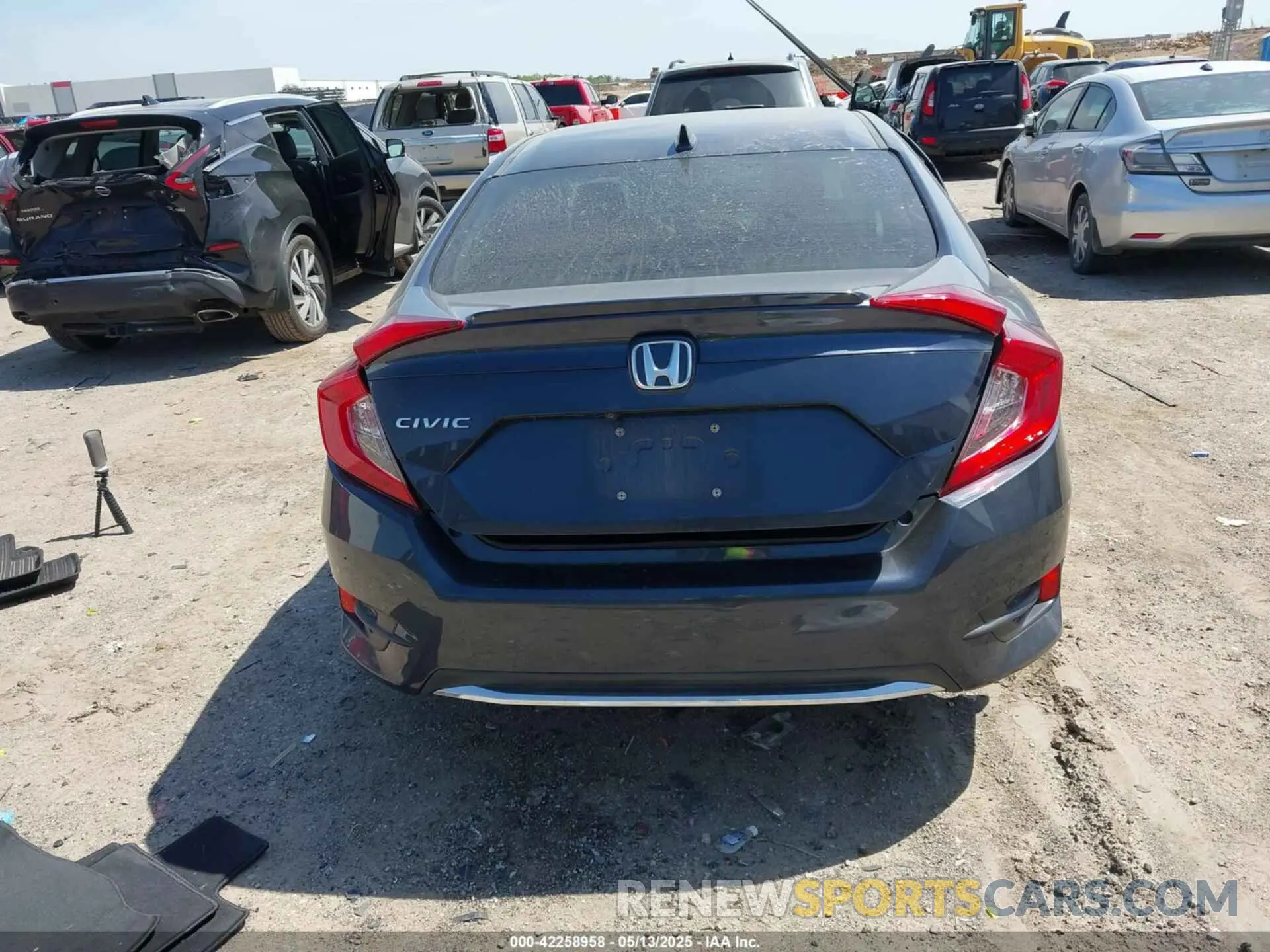 16 fotografías del automóvil dañado 19XFC1F37KE001388 HONDA CIVIC 2019