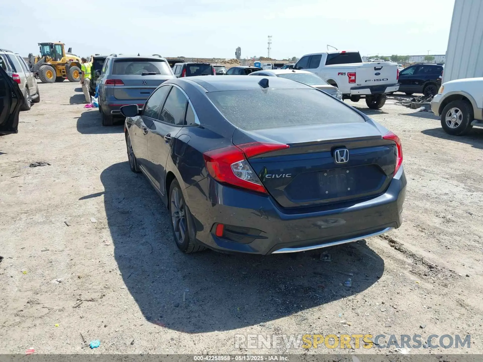 3 fotografías del automóvil dañado 19XFC1F37KE001388 HONDA CIVIC 2019