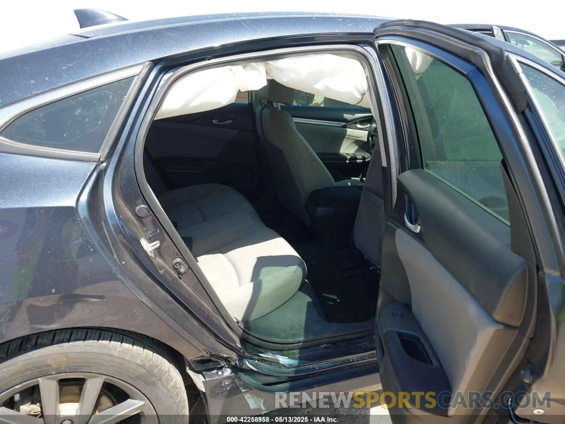 8 fotografías del automóvil dañado 19XFC1F37KE001388 HONDA CIVIC 2019
