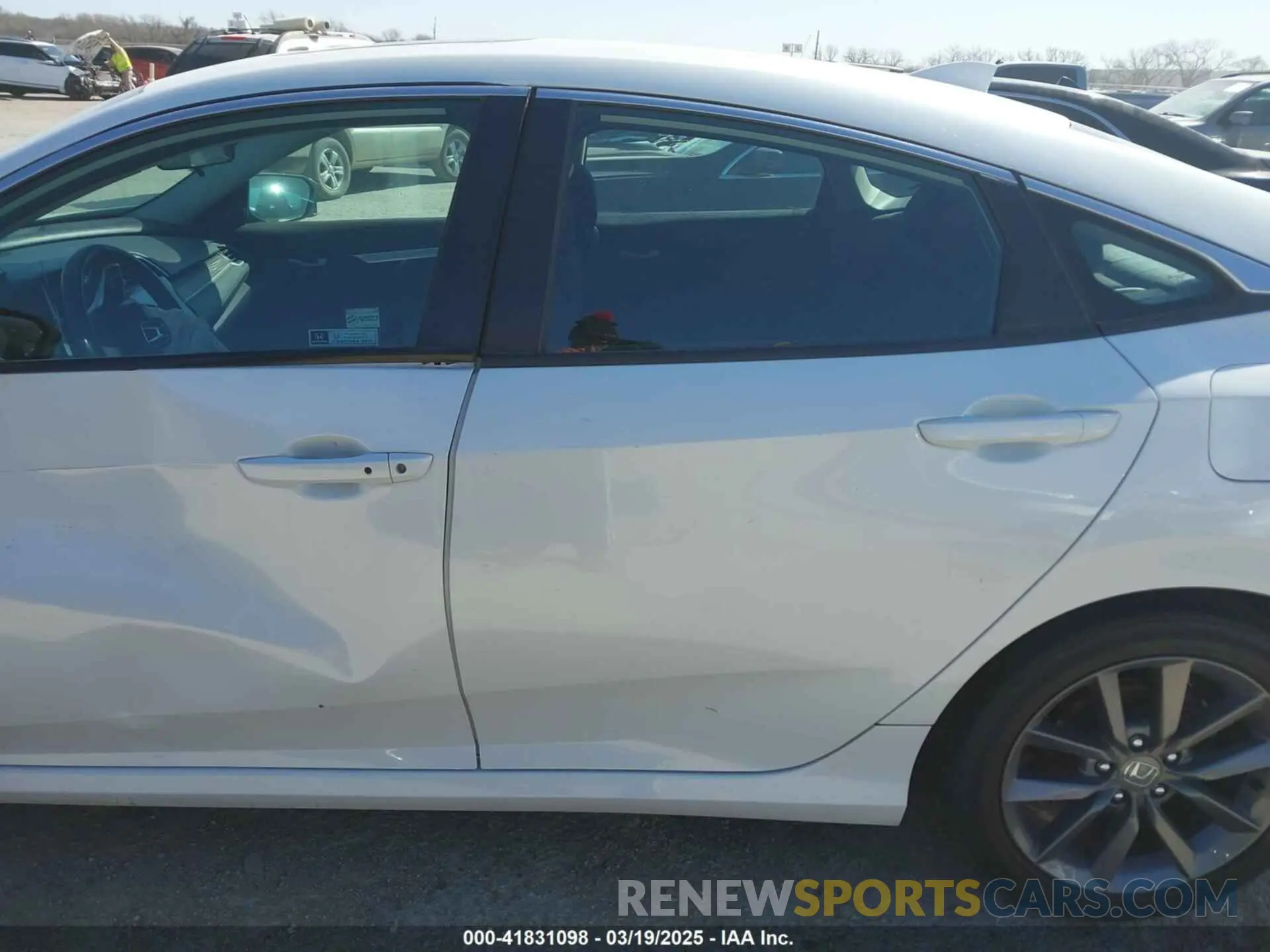 14 fotografías del automóvil dañado 19XFC1F38KE200790 HONDA CIVIC 2019