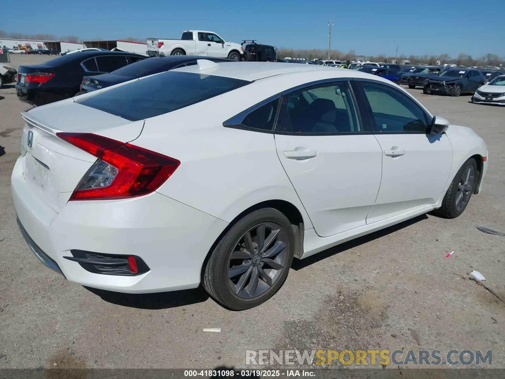 4 fotografías del automóvil dañado 19XFC1F38KE200790 HONDA CIVIC 2019