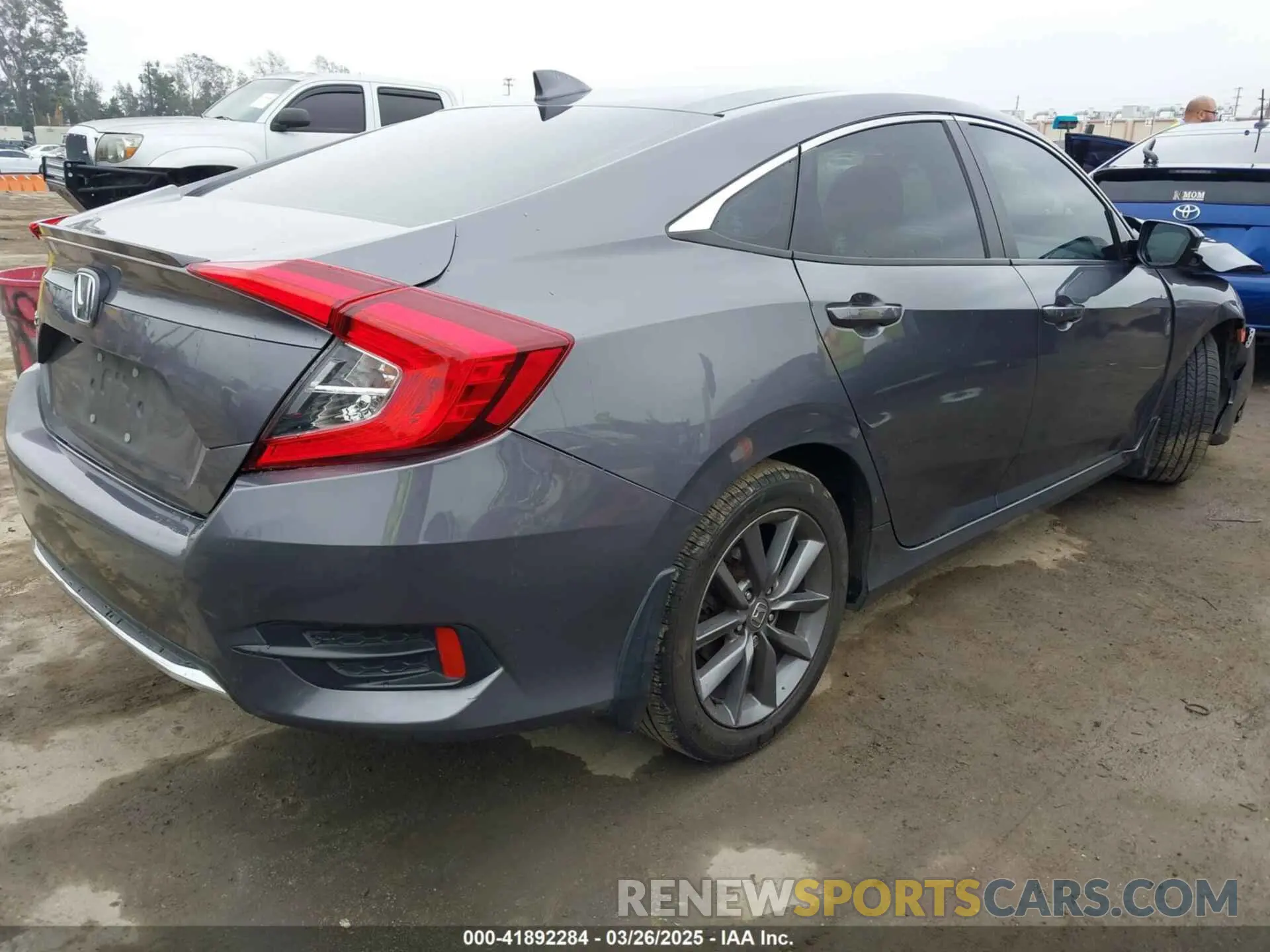 4 fotografías del automóvil dañado 19XFC1F38KE201910 HONDA CIVIC 2019