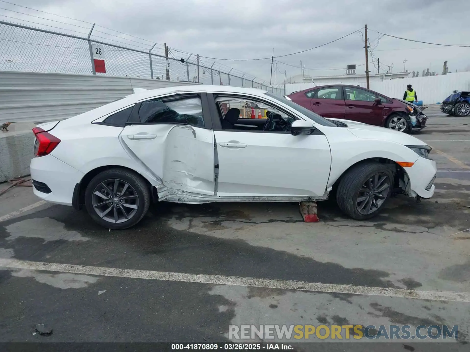 13 fotografías del automóvil dañado 19XFC1F38KE210039 HONDA CIVIC 2019