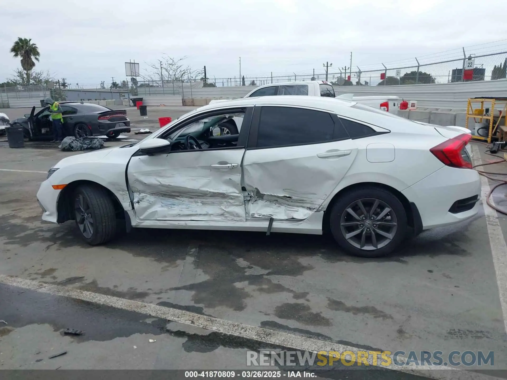 14 fotografías del automóvil dañado 19XFC1F38KE210039 HONDA CIVIC 2019
