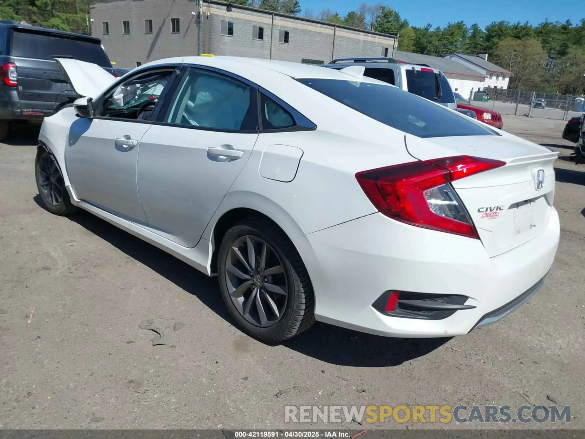 3 fotografías del automóvil dañado 19XFC1F3XKE006830 HONDA CIVIC 2019