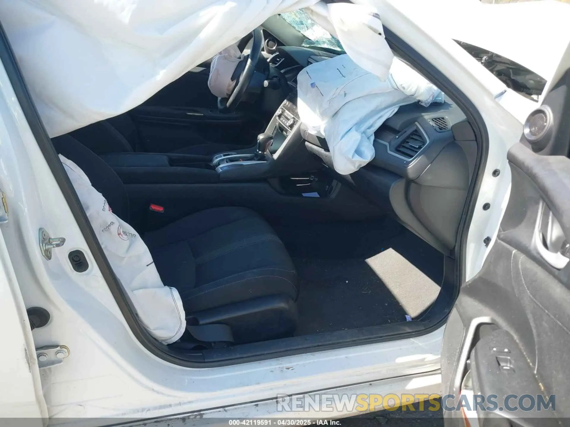 5 fotografías del automóvil dañado 19XFC1F3XKE006830 HONDA CIVIC 2019