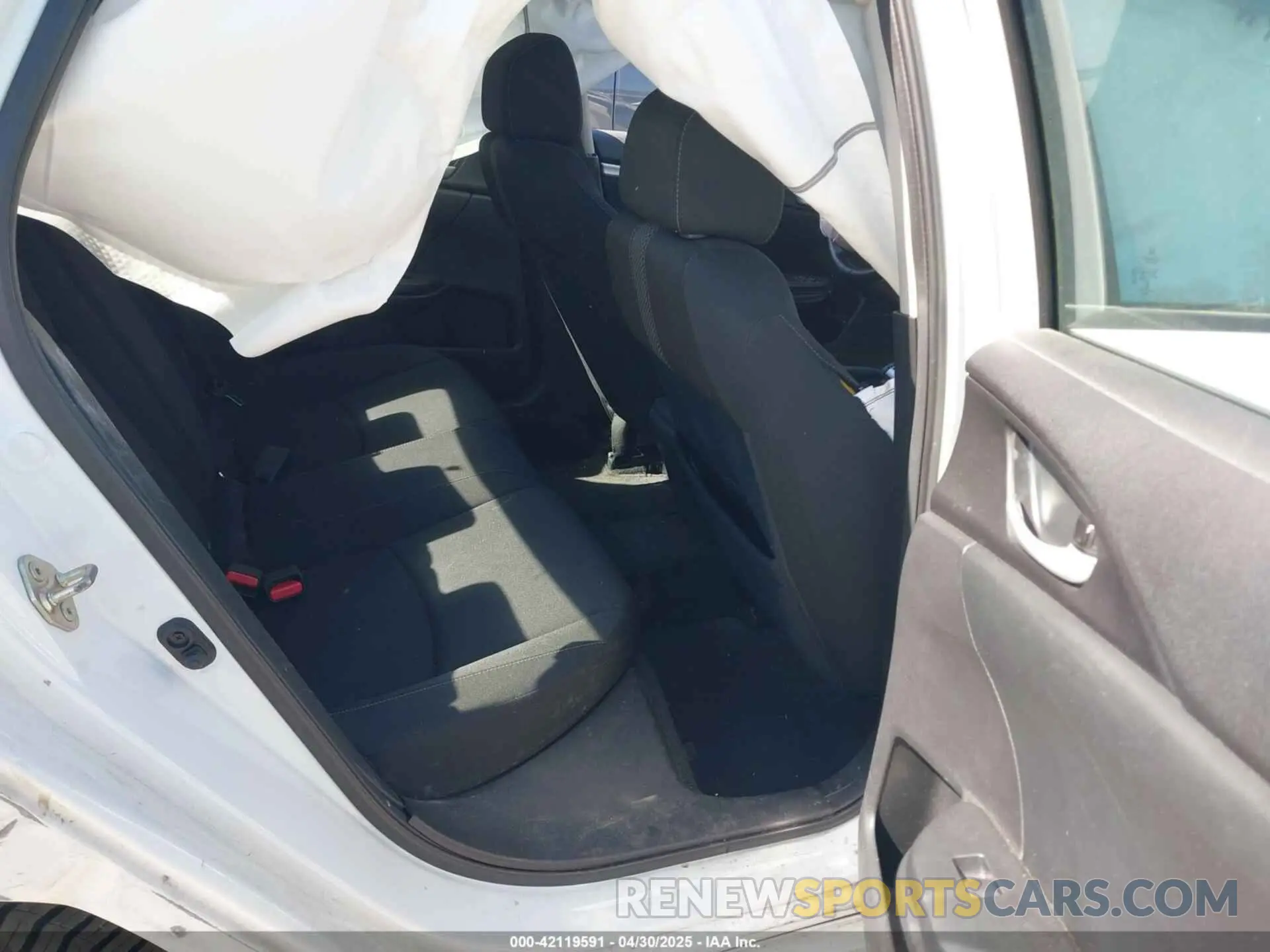 8 fotografías del automóvil dañado 19XFC1F3XKE006830 HONDA CIVIC 2019
