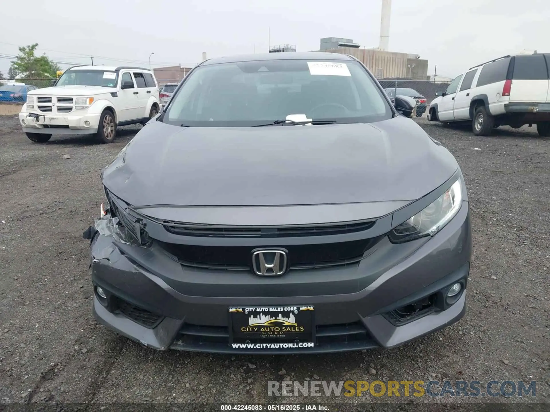 12 fotografías del automóvil dañado 19XFC1F3XKE013342 HONDA CIVIC 2019