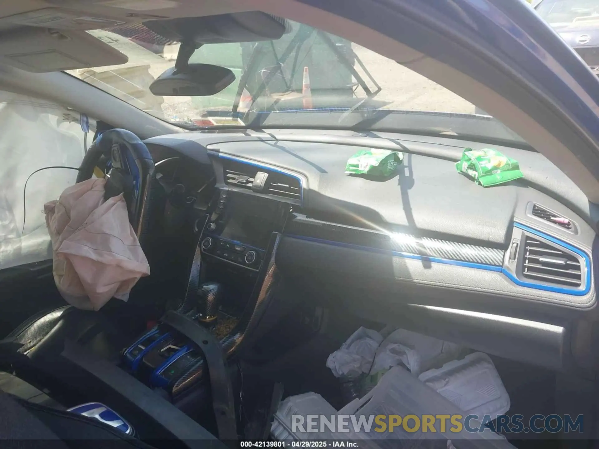 5 fotografías del automóvil dañado 19XFC1F79KE205273 HONDA CIVIC 2019