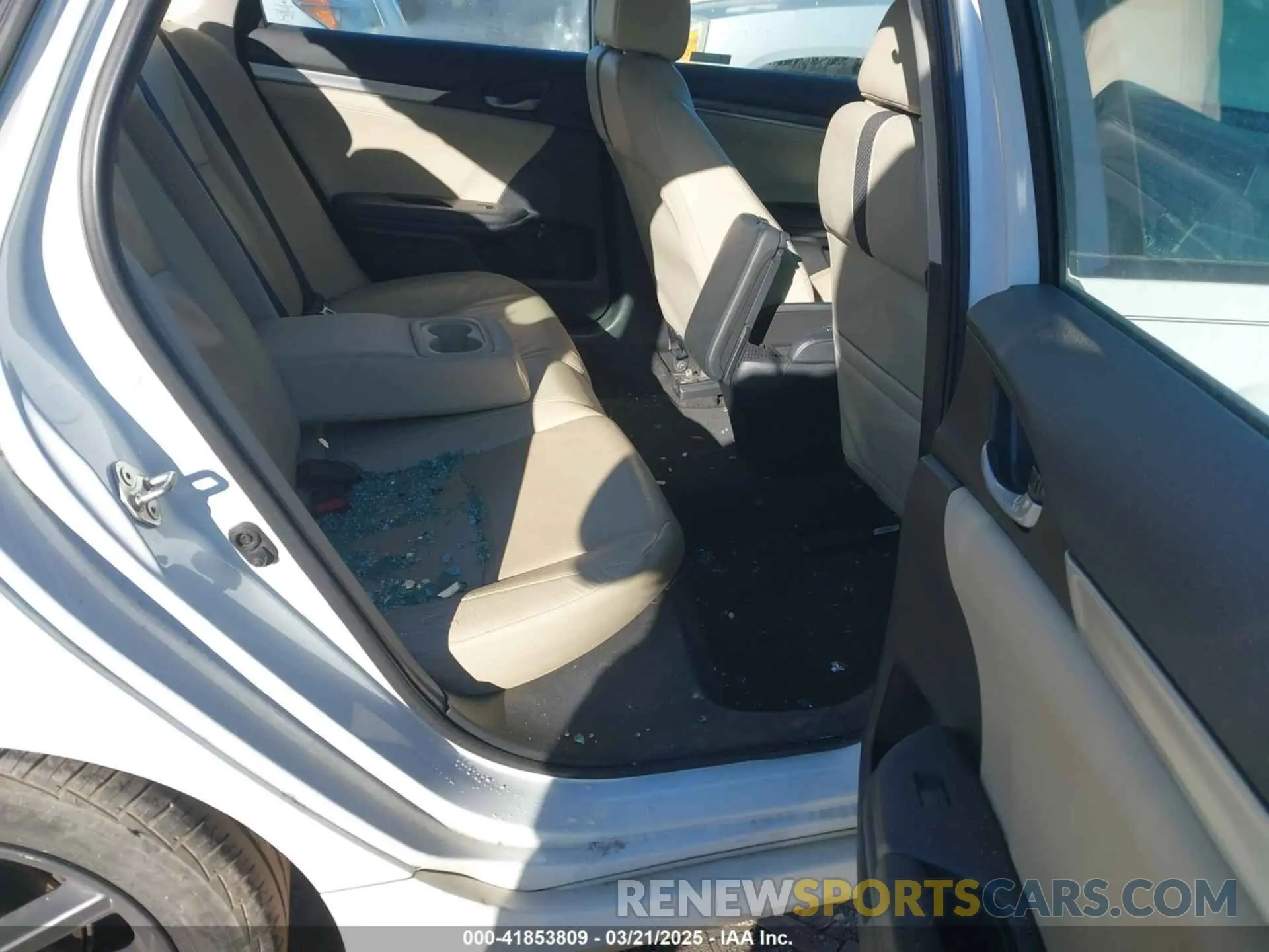 8 fotografías del automóvil dañado 19XFC1F7XKE005969 HONDA CIVIC 2019