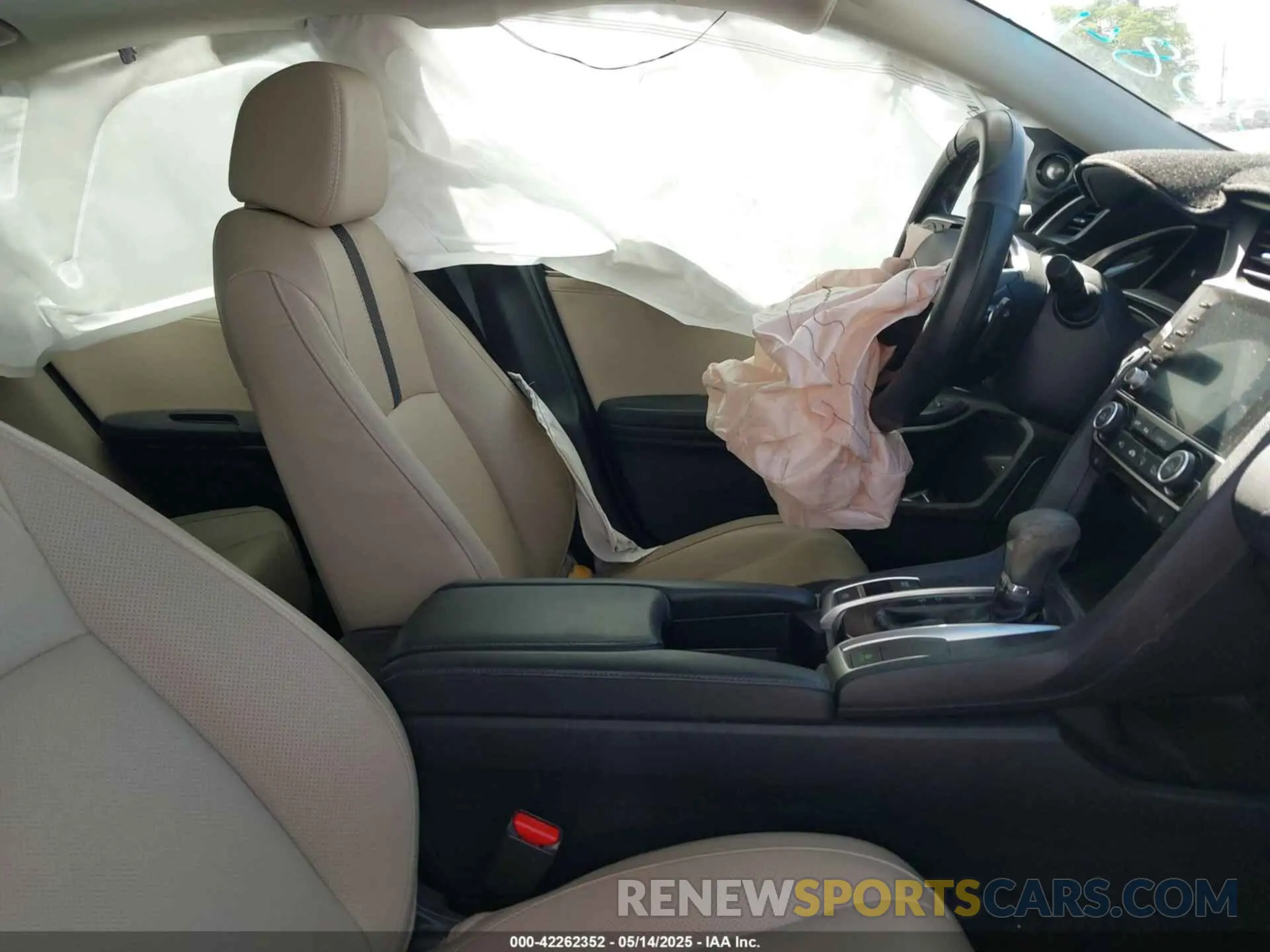 5 fotografías del automóvil dañado 19XFC1F90KE000846 HONDA CIVIC 2019