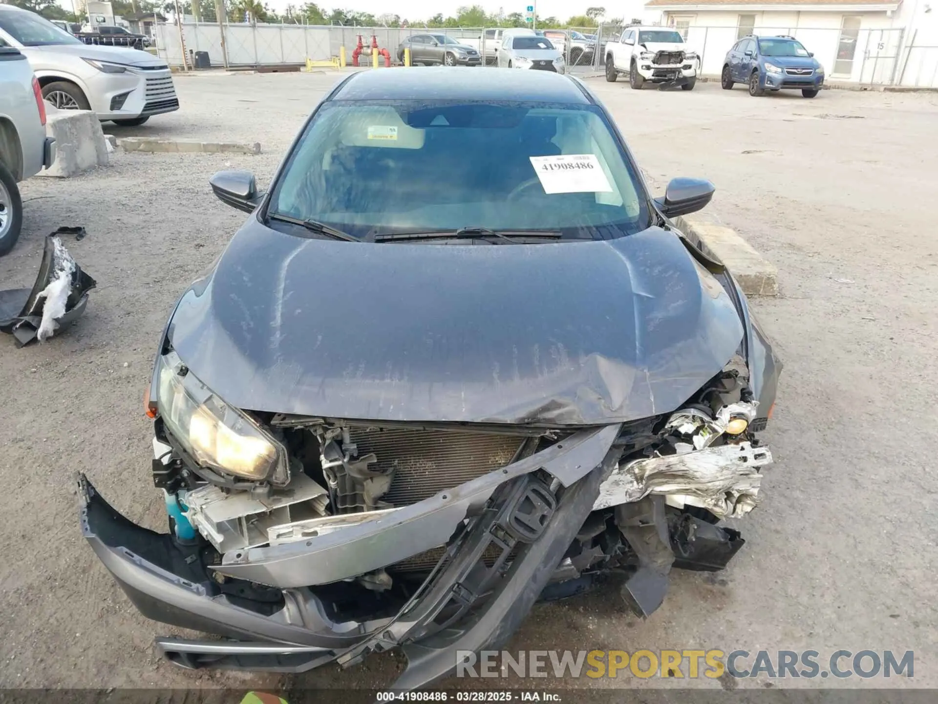 12 fotografías del automóvil dañado 19XFC2F60KE018100 HONDA CIVIC 2019