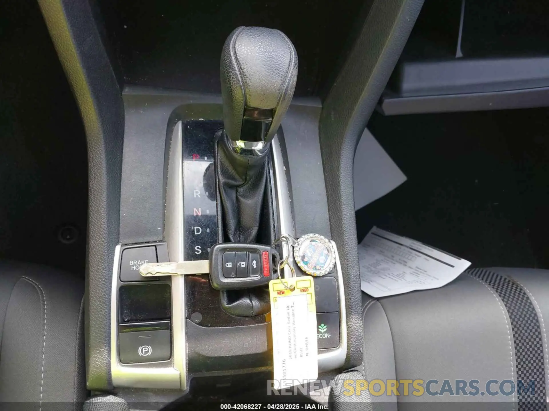 11 fotografías del automóvil dañado 19XFC2F60KE206499 HONDA CIVIC 2019