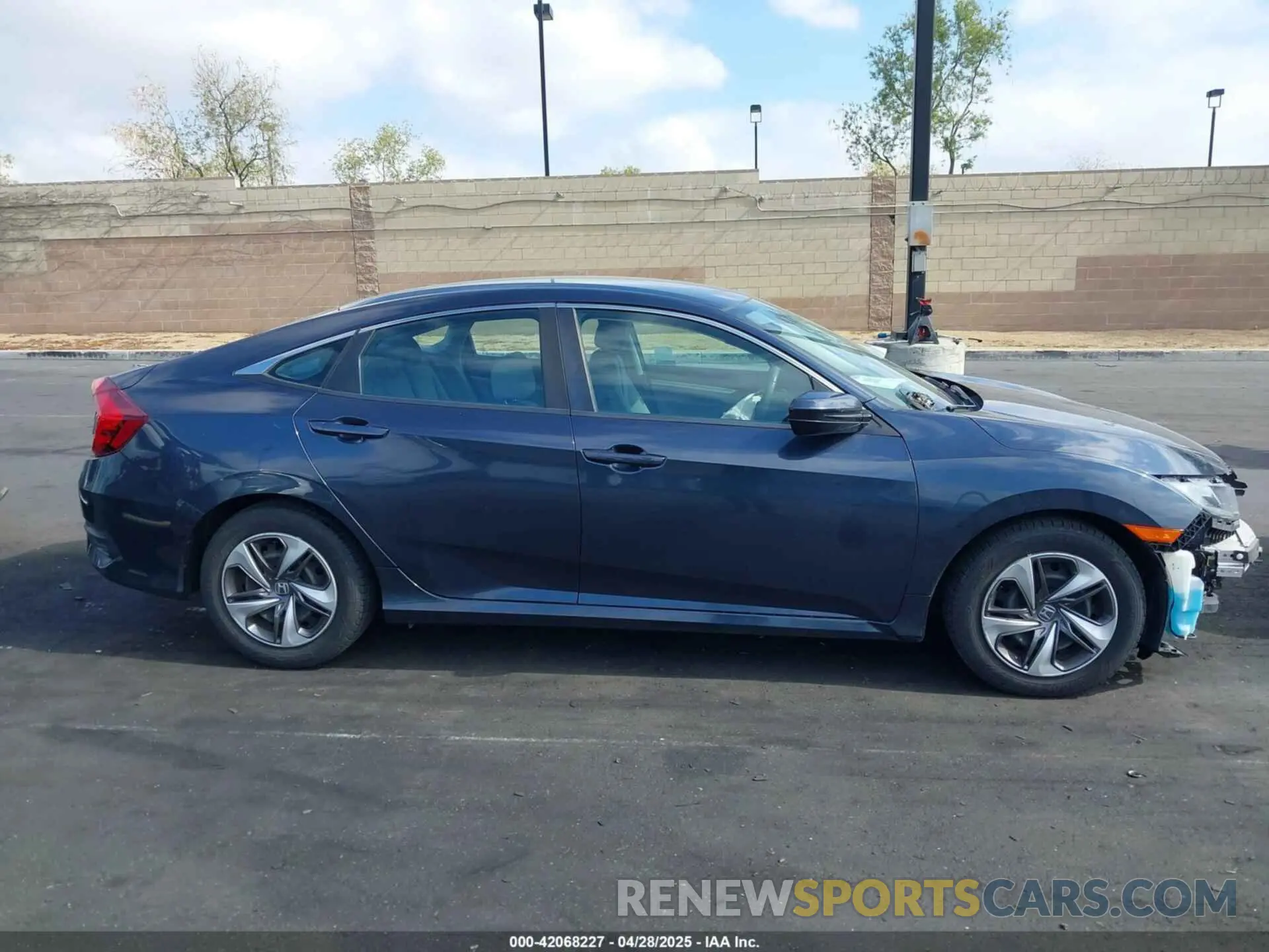 14 fotografías del automóvil dañado 19XFC2F60KE206499 HONDA CIVIC 2019