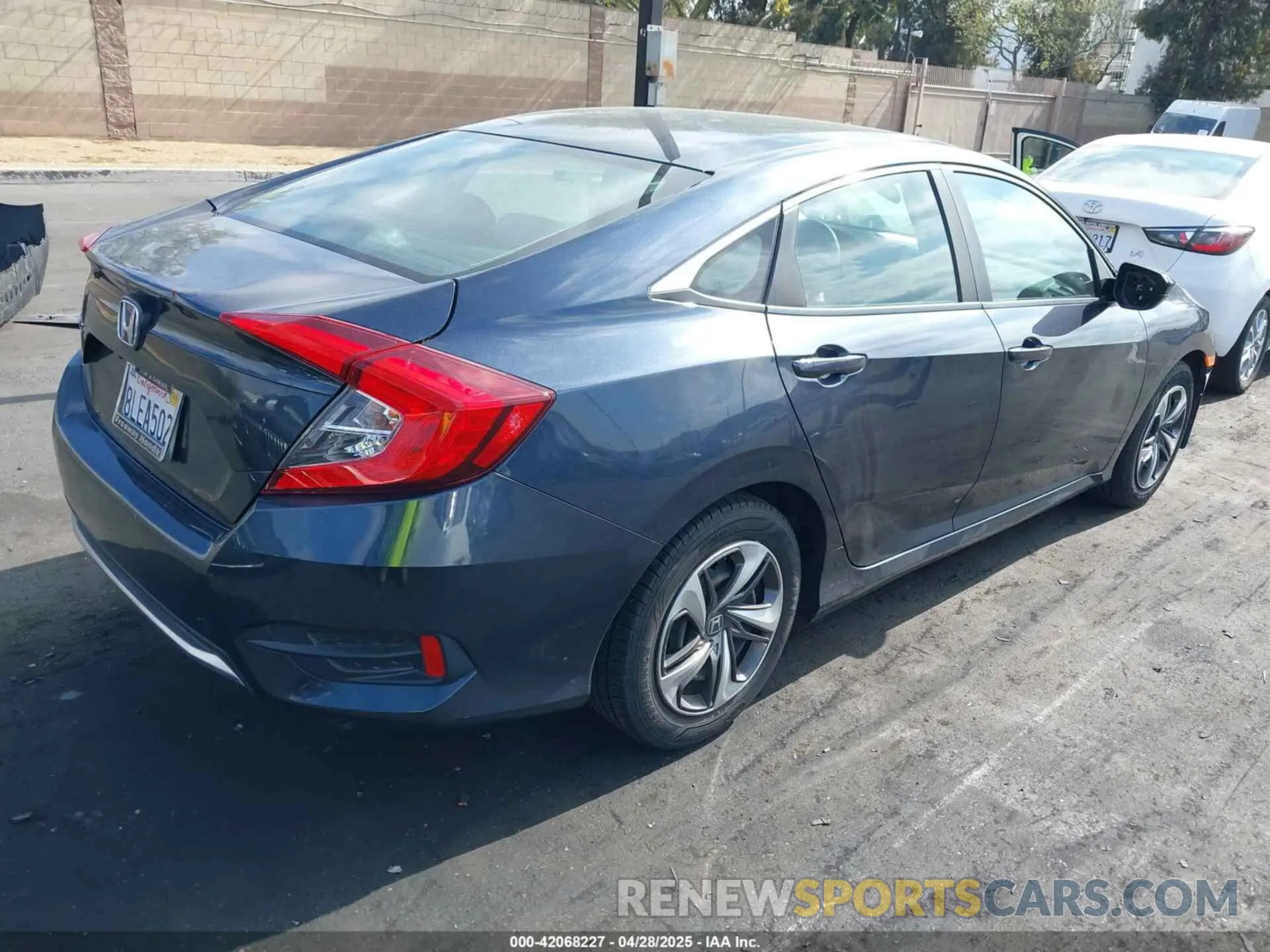 4 fotografías del automóvil dañado 19XFC2F60KE206499 HONDA CIVIC 2019