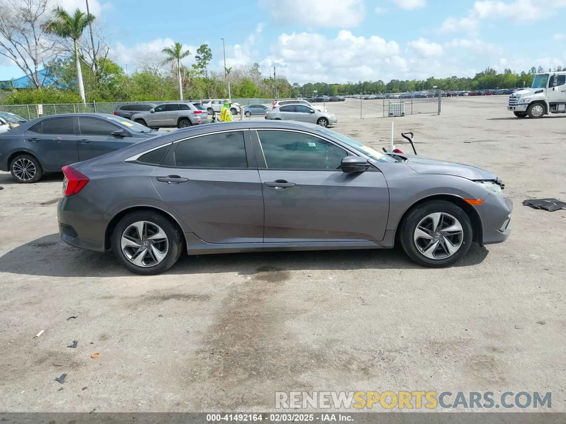 13 fotografías del automóvil dañado 19XFC2F61KE011222 HONDA CIVIC 2019