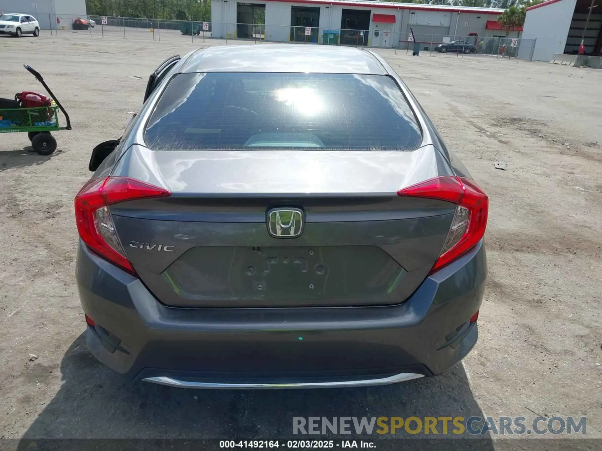 16 fotografías del automóvil dañado 19XFC2F61KE011222 HONDA CIVIC 2019