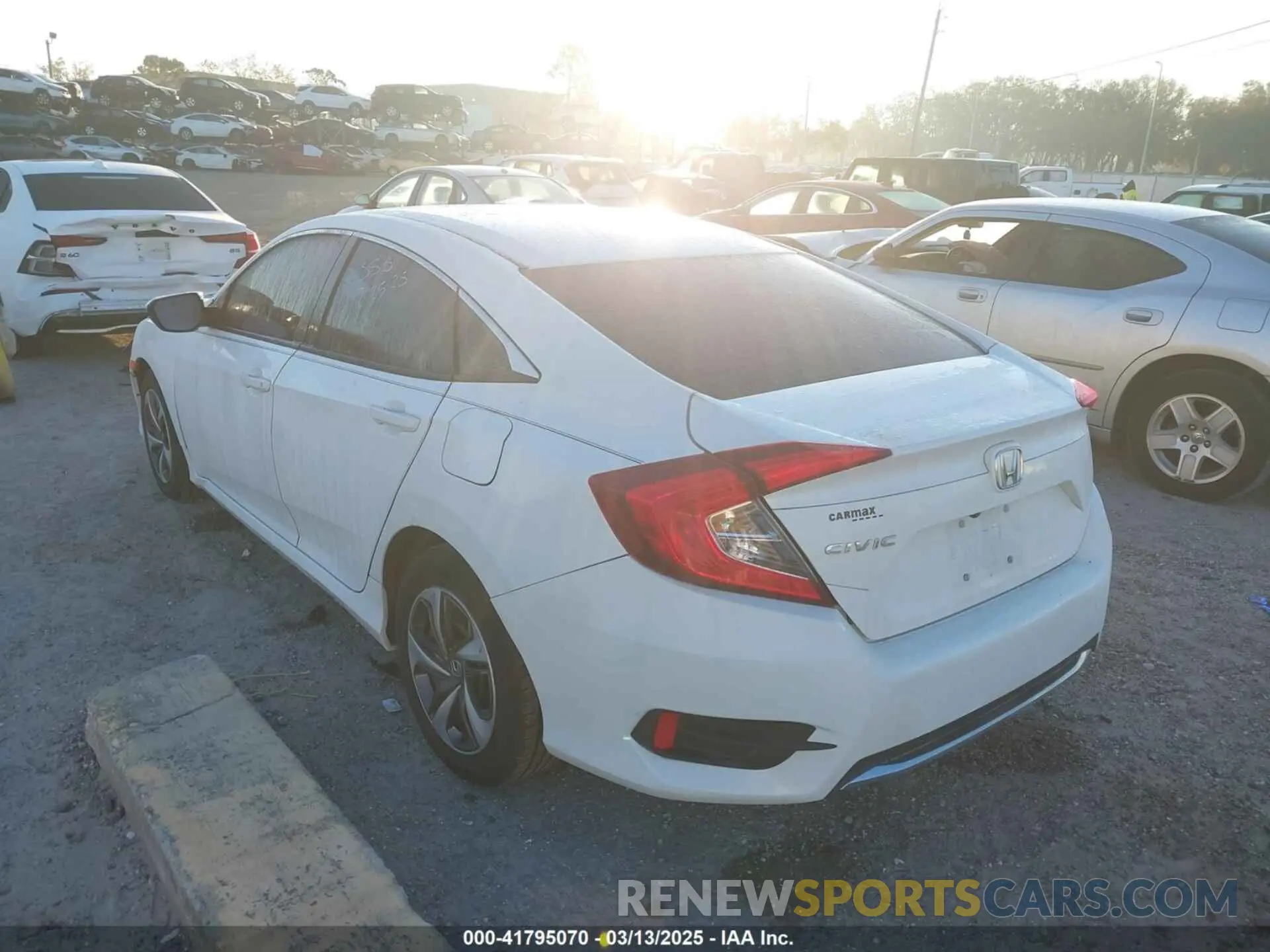 3 fotografías del automóvil dañado 19XFC2F61KE014007 HONDA CIVIC 2019