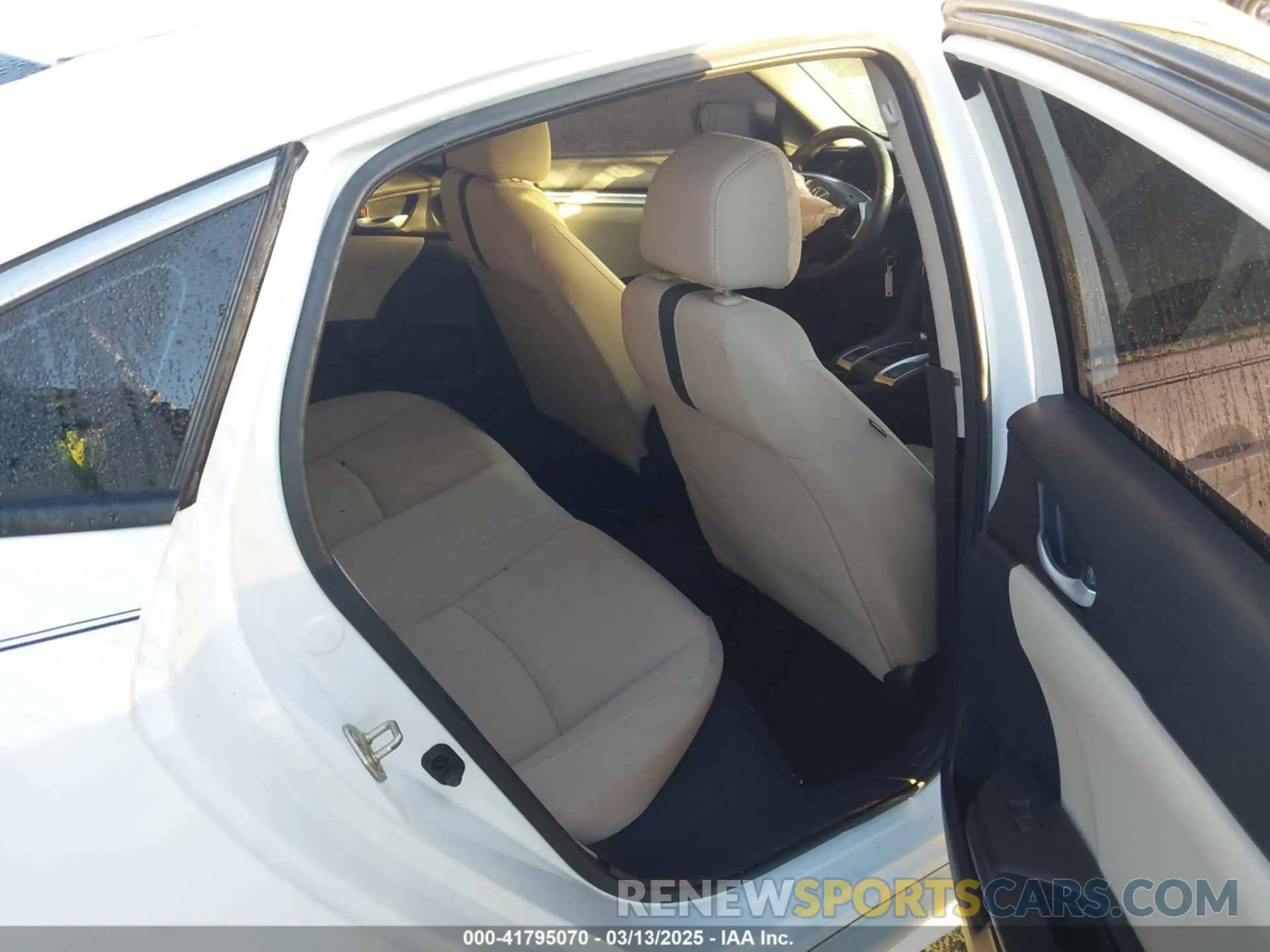 8 fotografías del automóvil dañado 19XFC2F61KE014007 HONDA CIVIC 2019