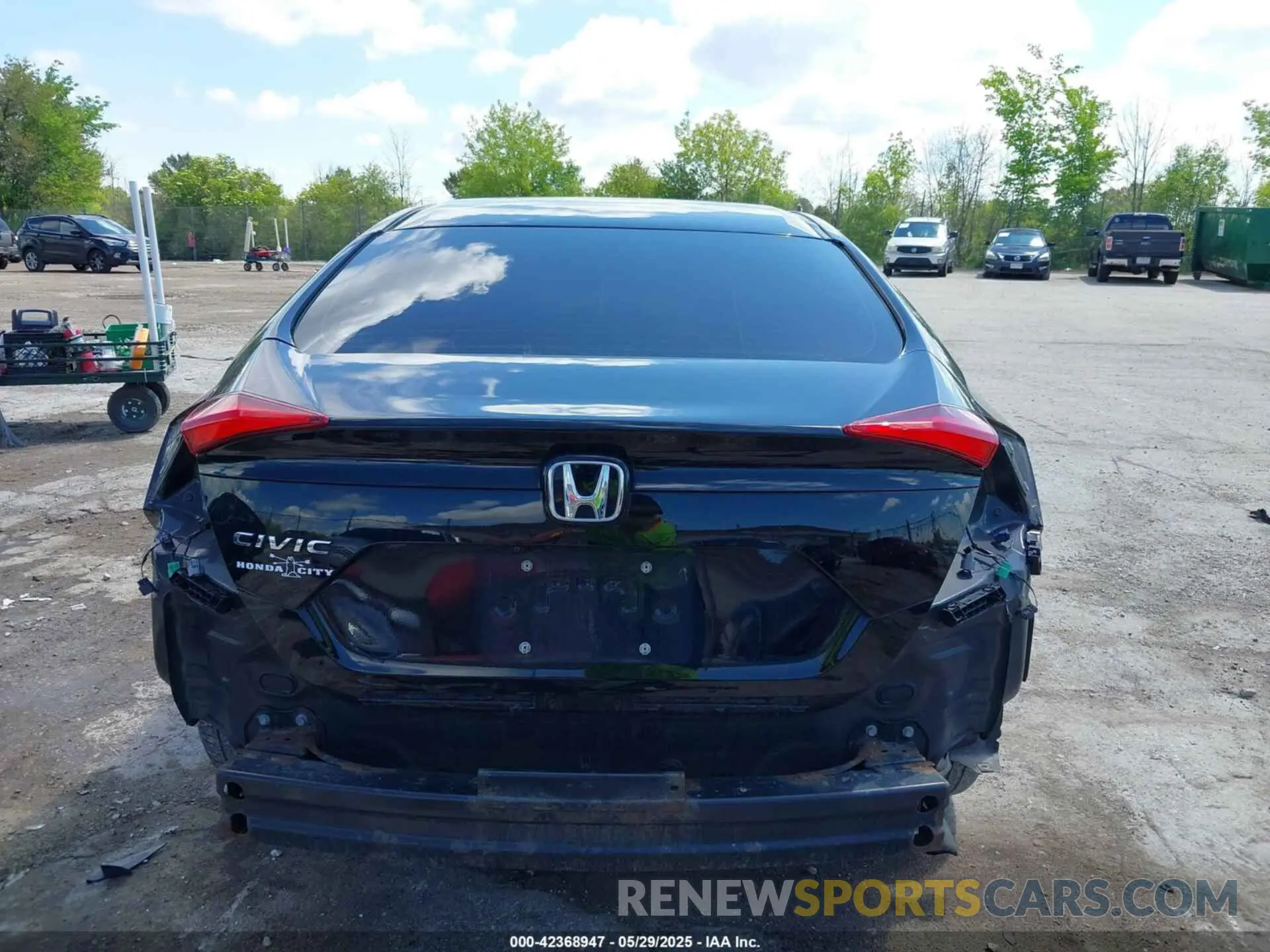 17 fotografías del automóvil dañado 19XFC2F61KE017134 HONDA CIVIC 2019