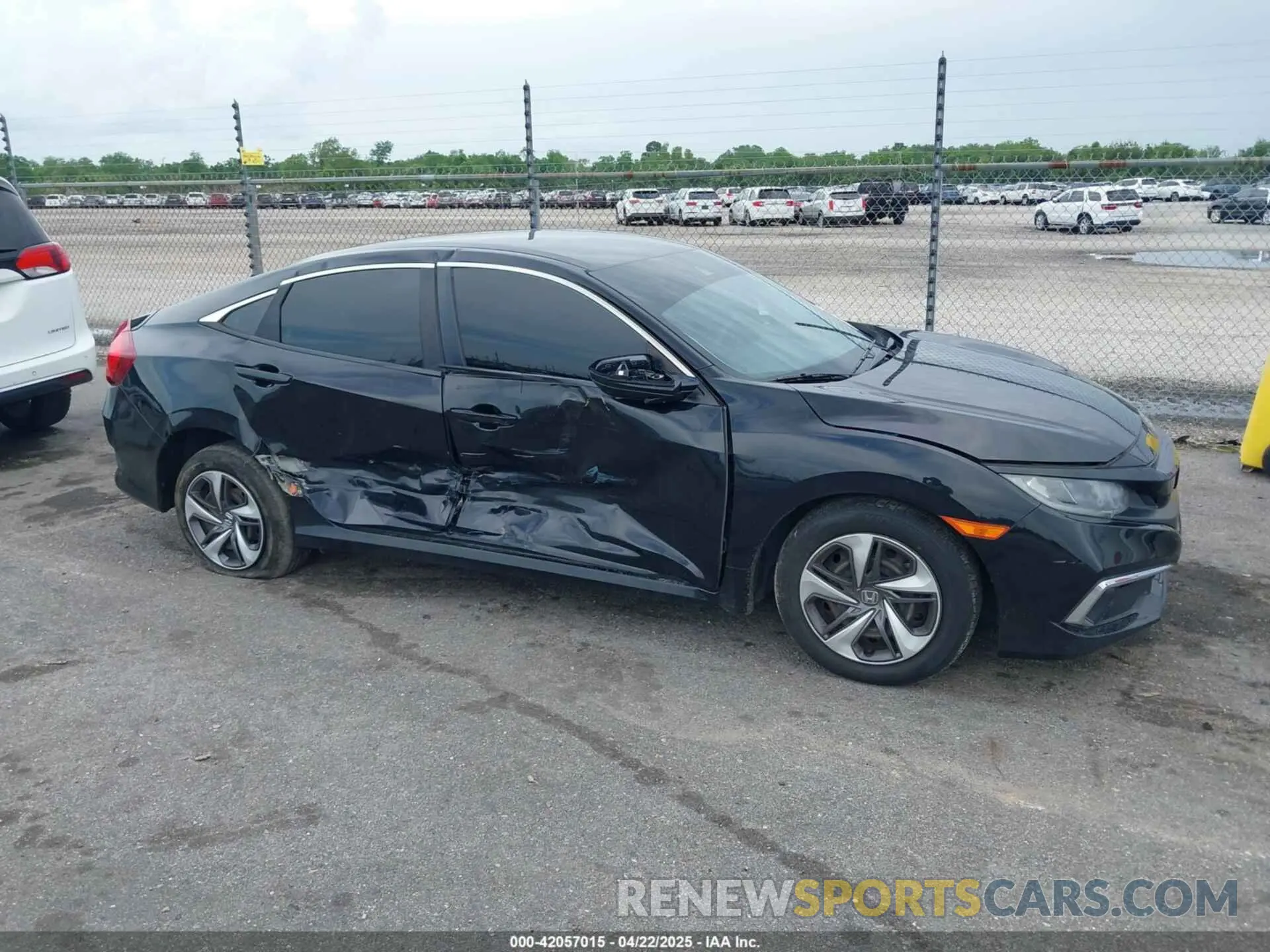 13 fotografías del automóvil dañado 19XFC2F61KE049212 HONDA CIVIC 2019